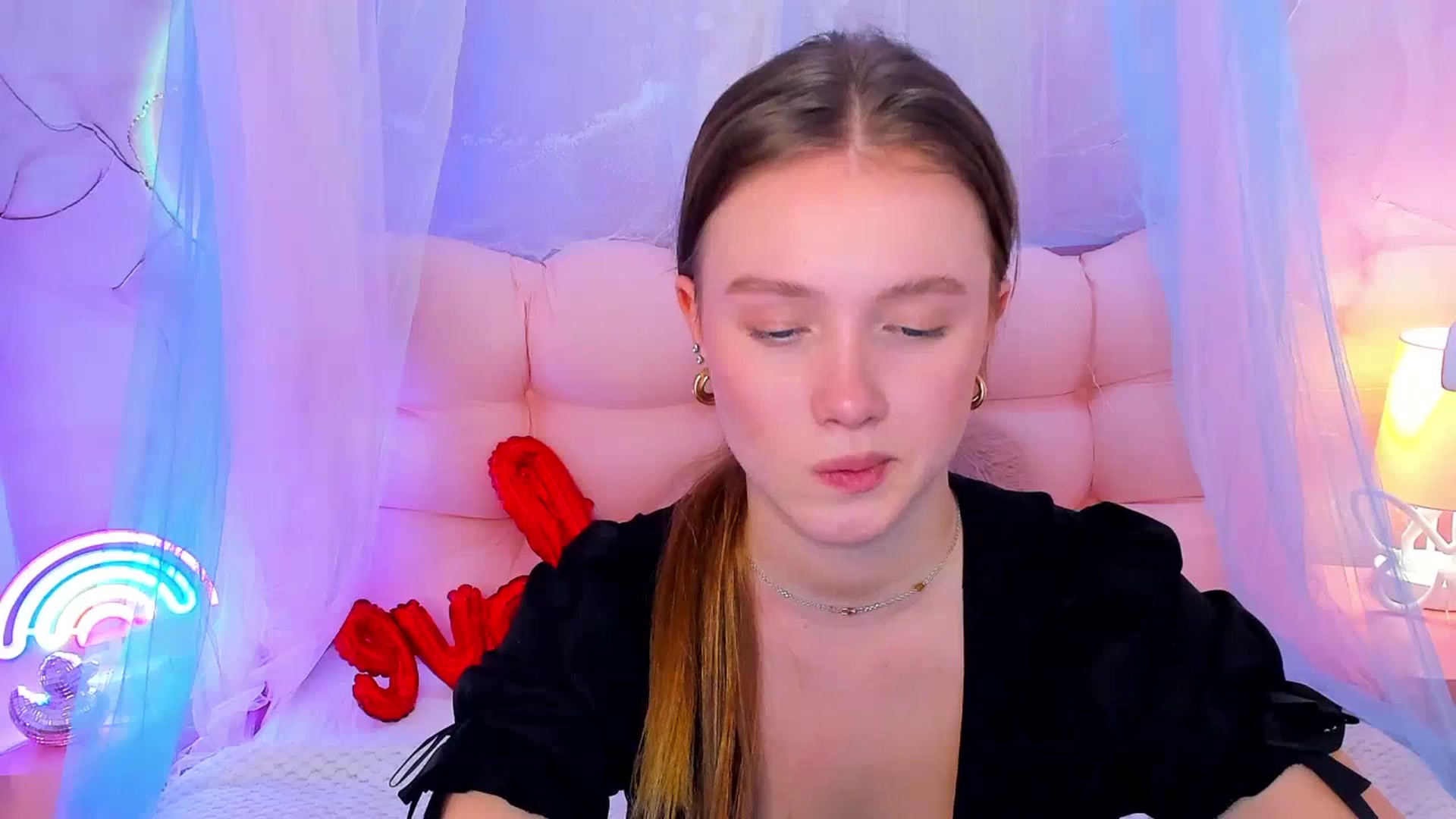Gallery image thumbnail from Beatrizz's myfreecams stream on, 02/25/2026, 12:34 image 1 of 20