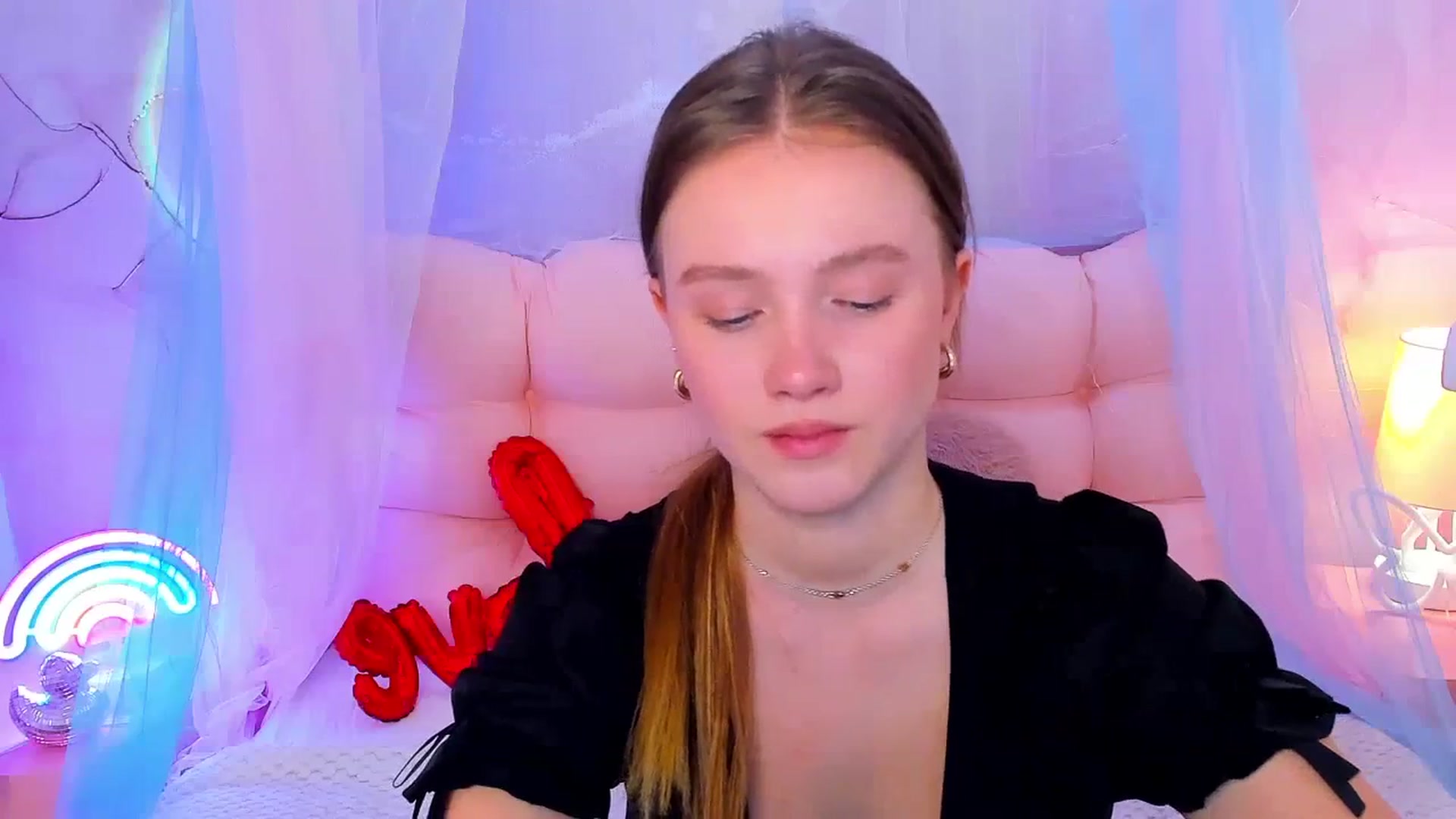 Gallery image thumbnail from Beatrizz's myfreecams stream on, 02/25/2026, 12:34 image 2 of 20