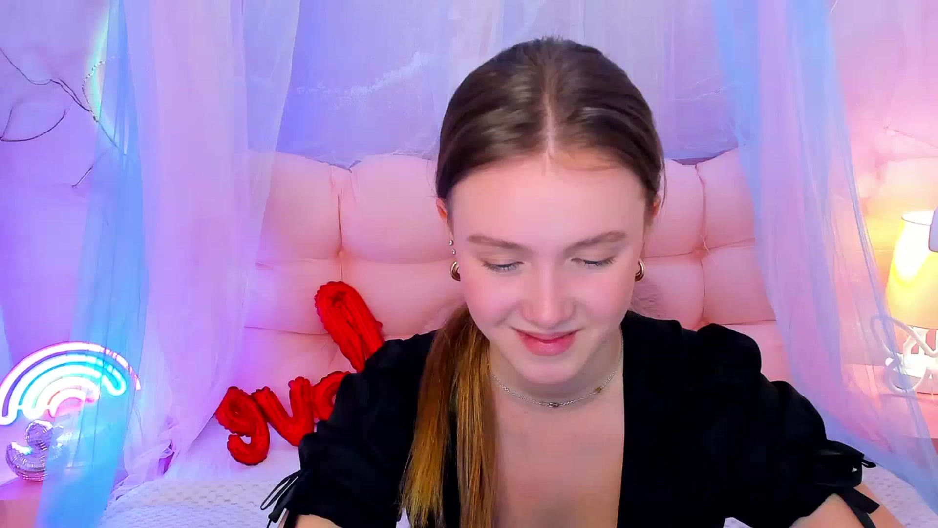 Gallery image thumbnail from Beatrizz's myfreecams stream on, 02/25/2026, 12:34 image 6 of 20