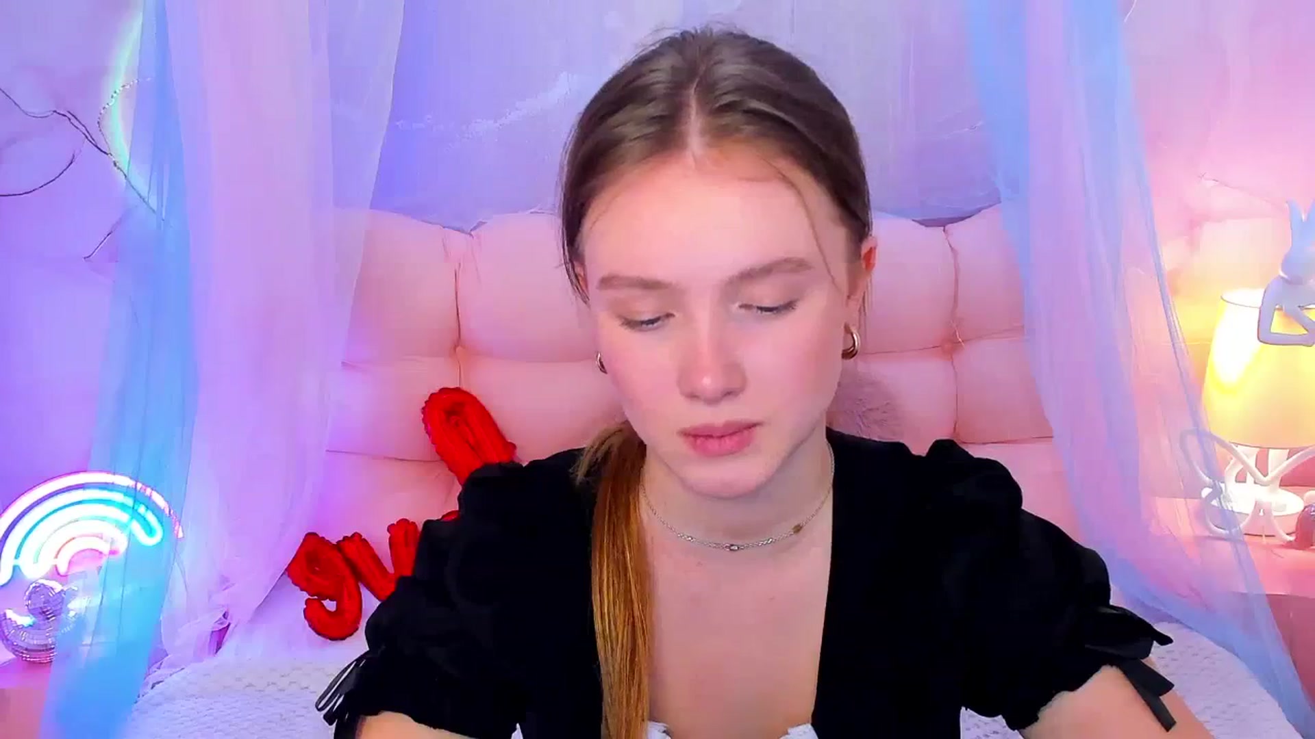 Gallery image thumbnail from Beatrizz's myfreecams stream on, 02/25/2026, 12:34 image 16 of 20