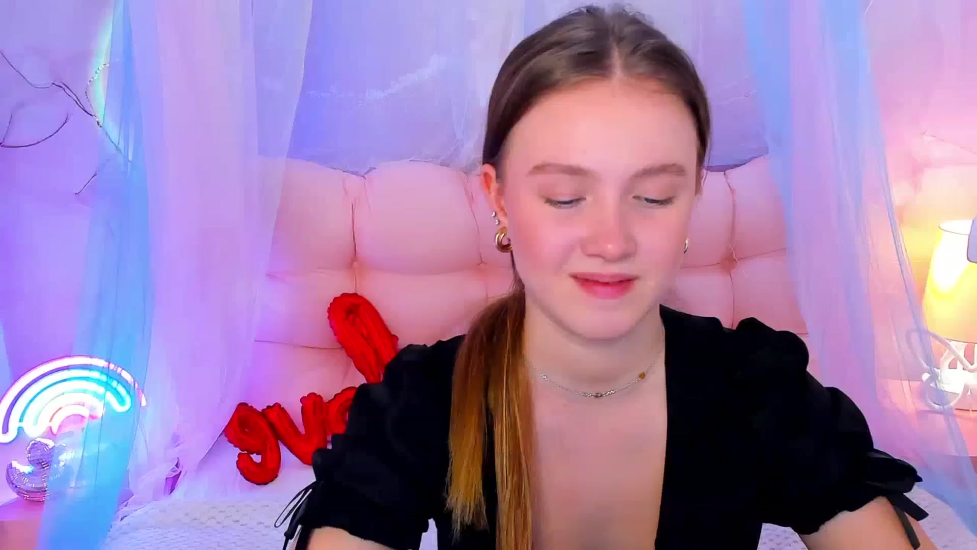 Gallery image thumbnail from Beatrizz's myfreecams stream on, 02/25/2026, 12:34 image 9 of 20