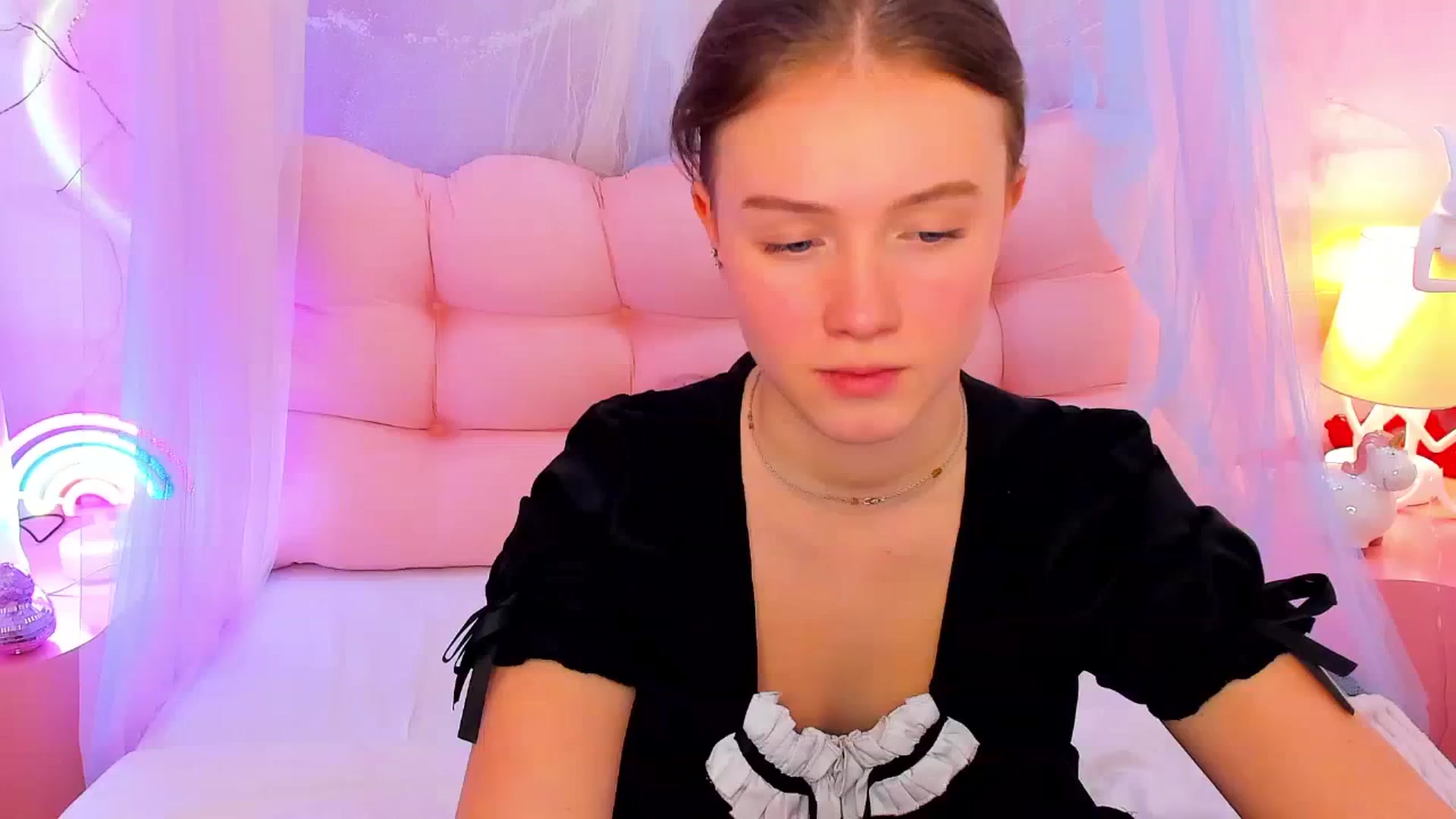 Gallery image thumbnail from Beatrizz's myfreecams stream on, 03/12/2026, 09:29 image 18 of 20