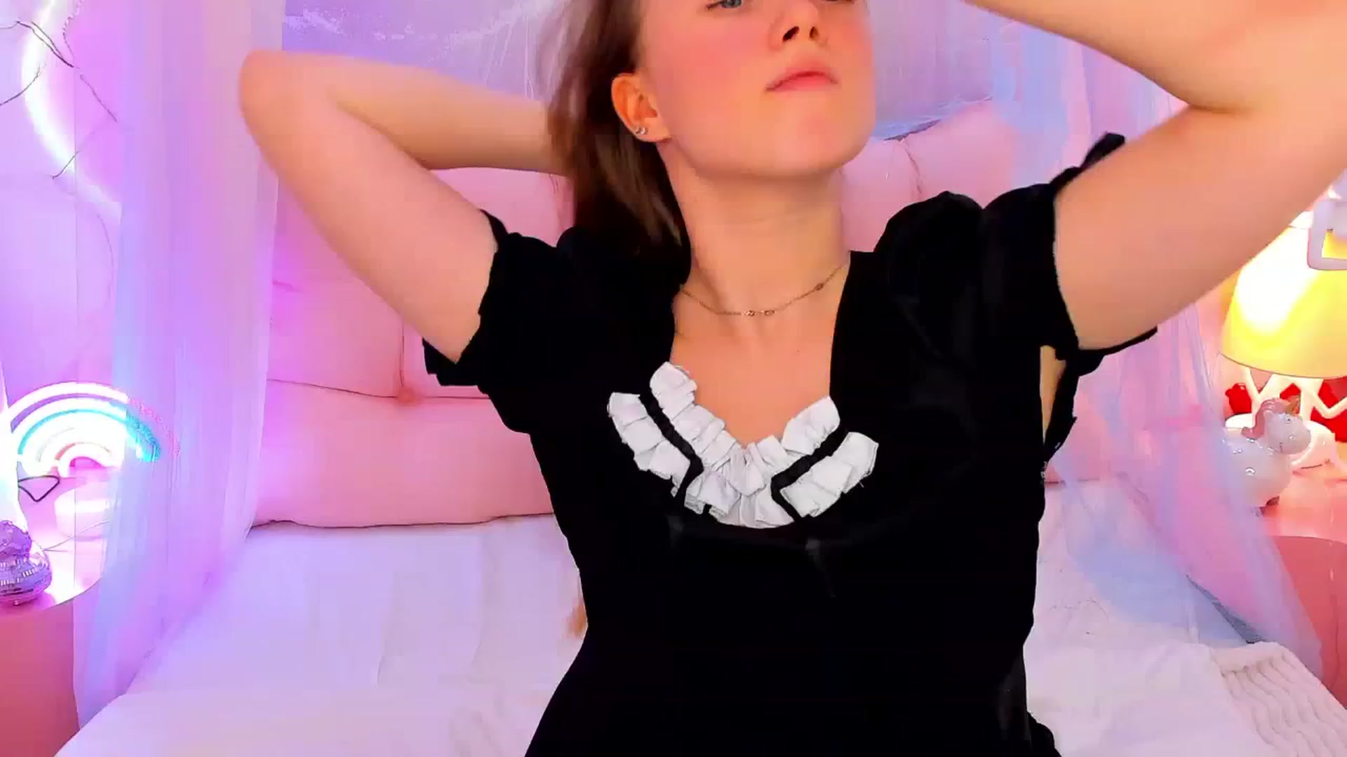 Gallery image thumbnail from Beatrizz's myfreecams stream on, 03/12/2026, 09:29 image 14 of 20