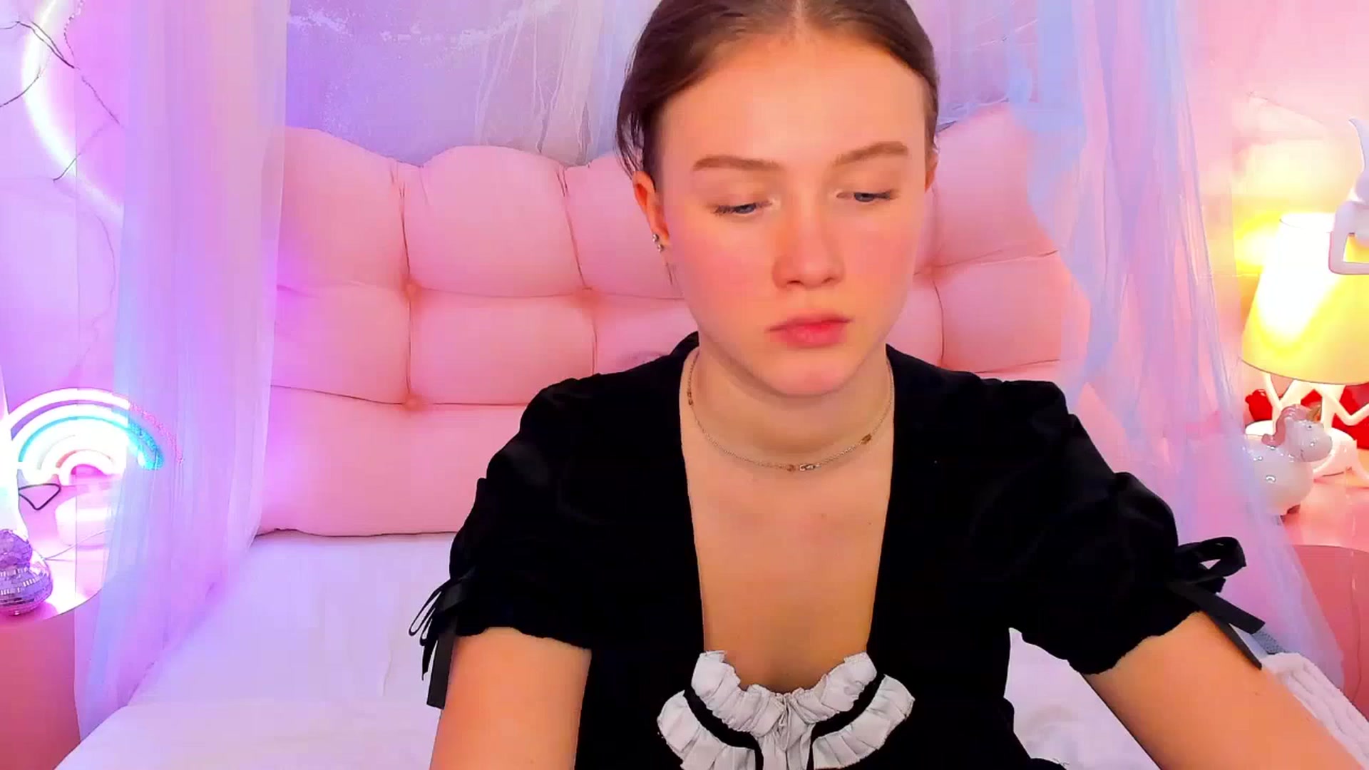 Gallery image thumbnail from Beatrizz's myfreecams stream on, 03/12/2026, 09:29 image 19 of 20