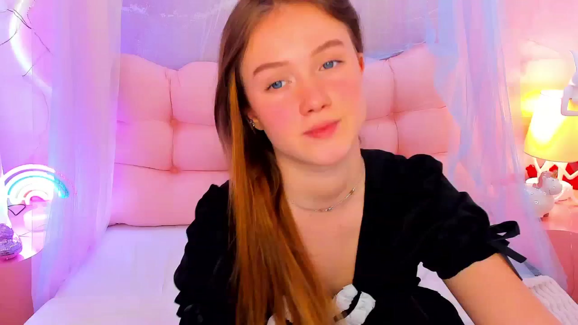 Gallery image thumbnail from Beatrizz's myfreecams stream on, 03/12/2026, 09:29 image 13 of 20