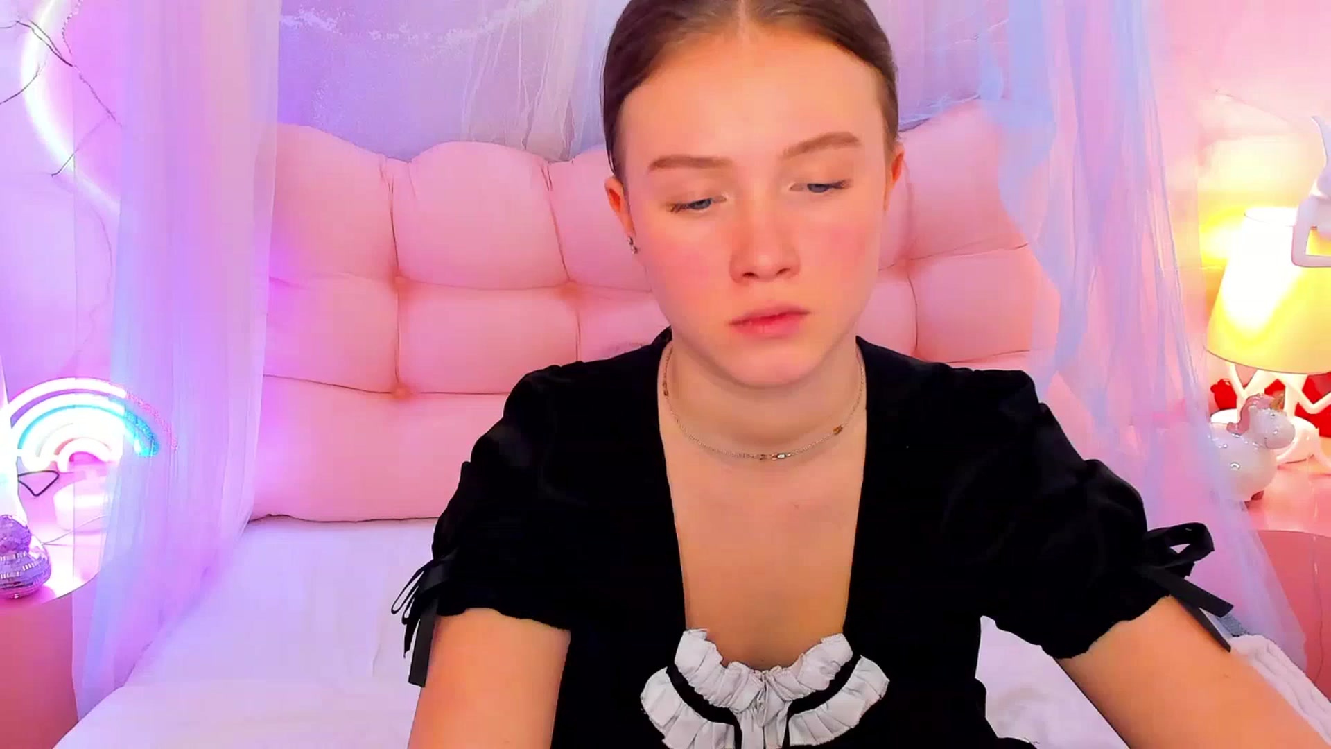 Gallery image thumbnail from Beatrizz's myfreecams stream on, 03/12/2026, 09:29 image 17 of 20
