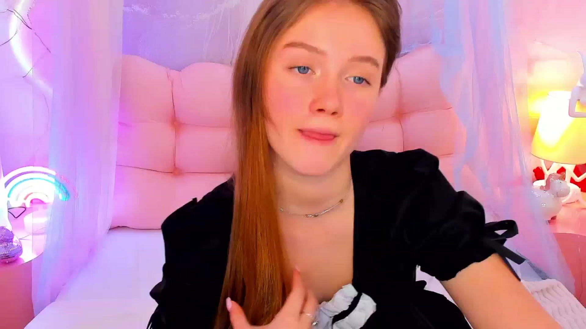 Gallery image thumbnail from Beatrizz's myfreecams stream on, 03/12/2026, 09:29 image 4 of 20