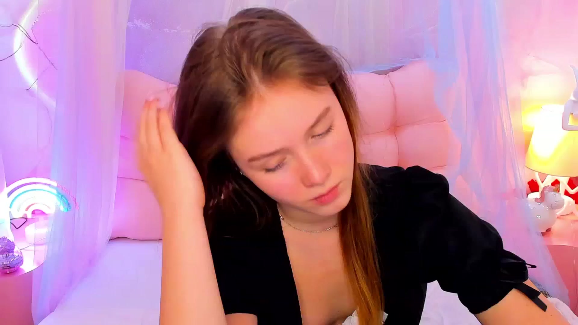 Gallery image thumbnail from Beatrizz's myfreecams stream on, 03/12/2026, 12:38 image 1 of 20