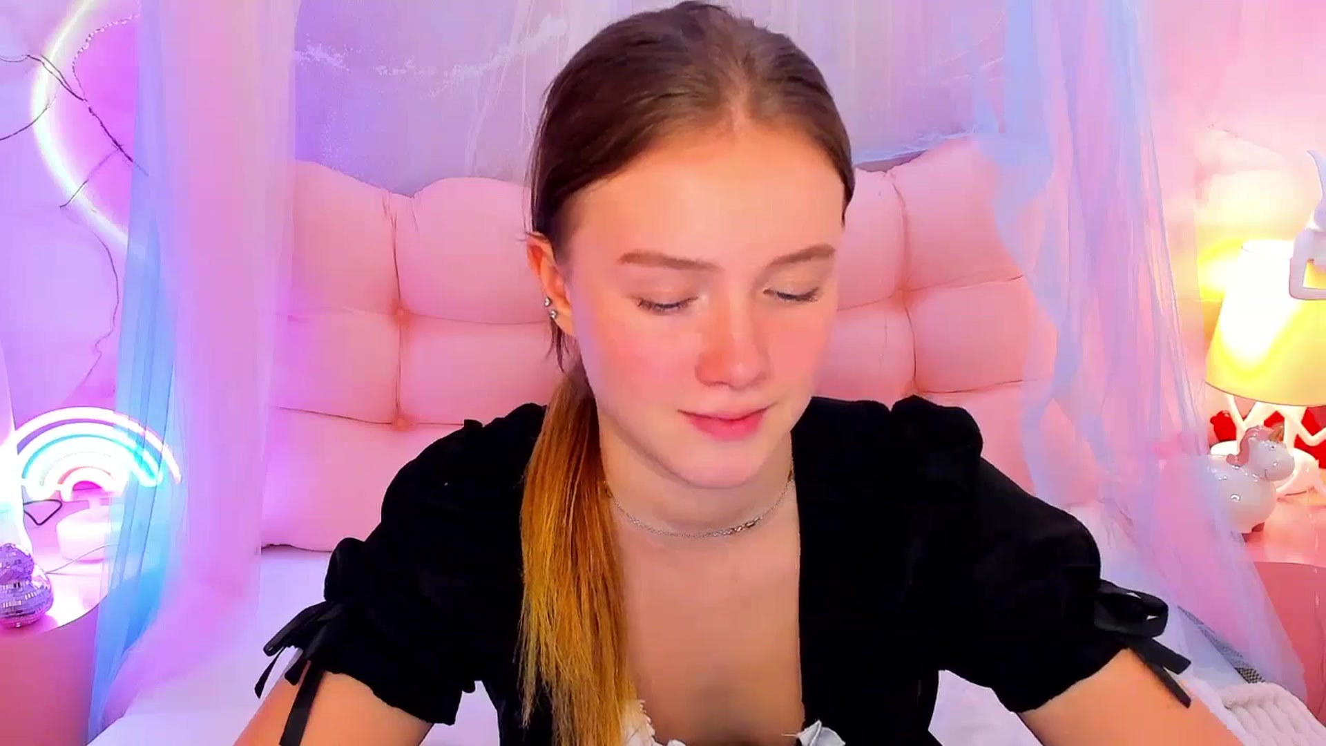 Gallery image thumbnail from Beatrizz's myfreecams stream on, 03/12/2026, 12:38 image 19 of 20