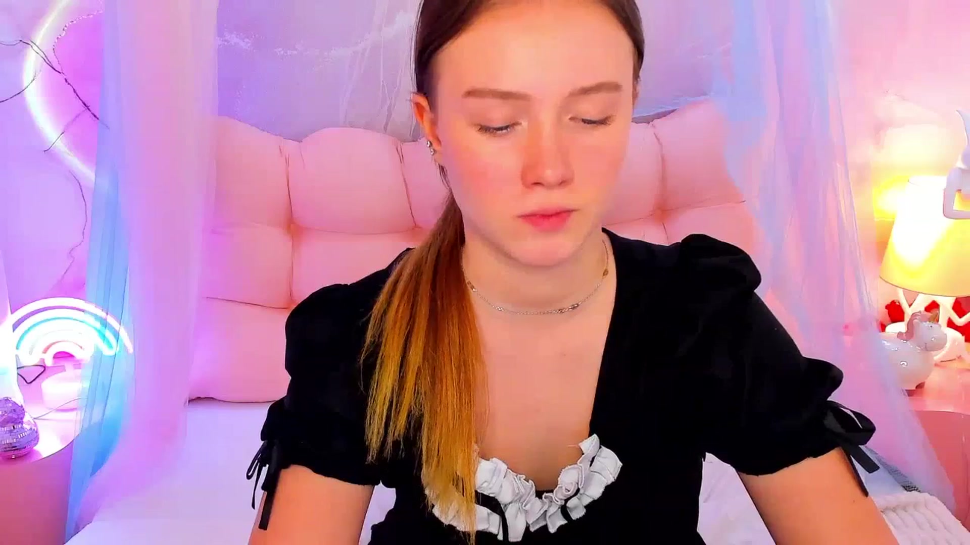 Gallery image thumbnail from Beatrizz's myfreecams stream on, 03/12/2026, 12:38 image 20 of 20
