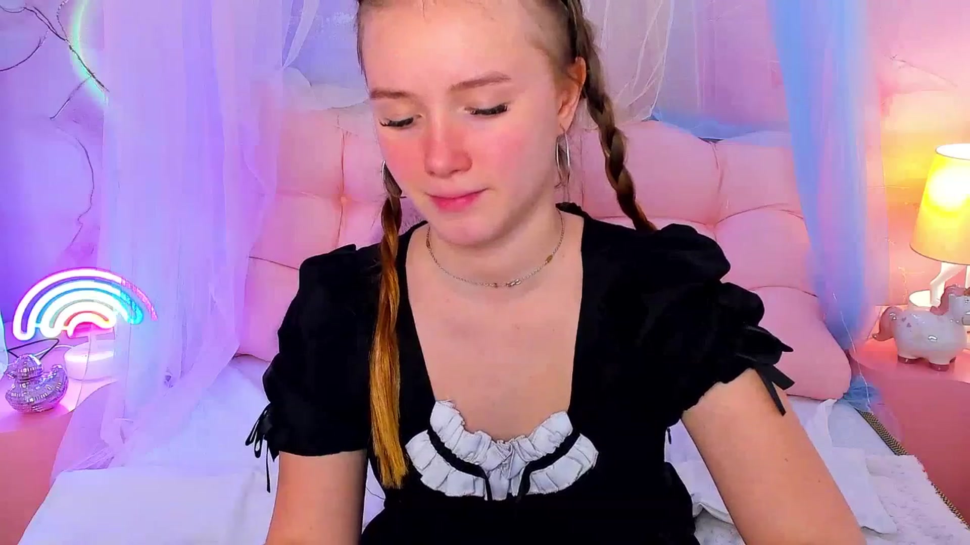 Gallery image thumbnail from Beatrizz's myfreecams stream on, 03/22/2026, 12:08 image 9 of 20