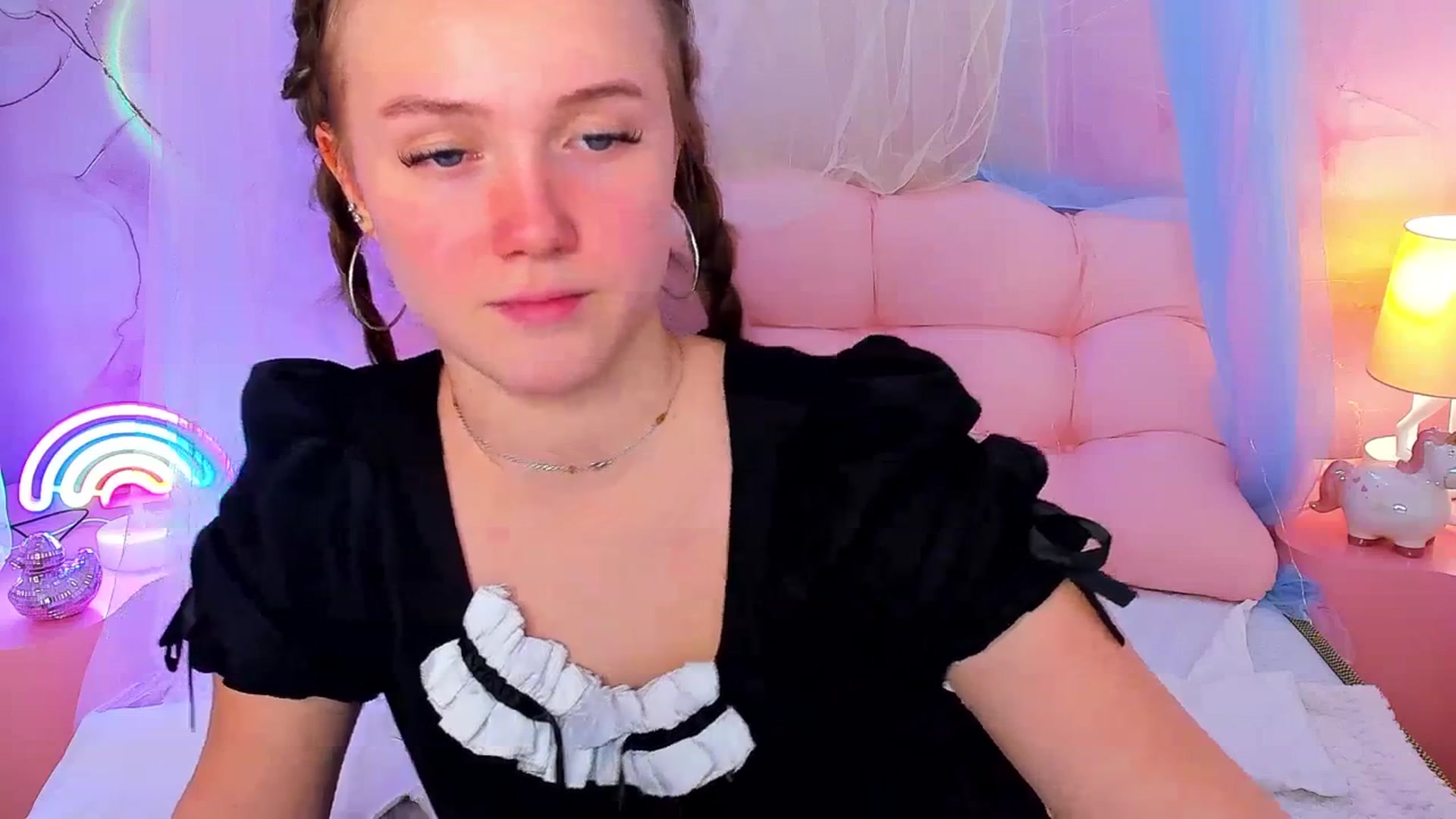 Gallery image thumbnail from Beatrizz's myfreecams stream on, 03/22/2026, 12:08 image 17 of 20