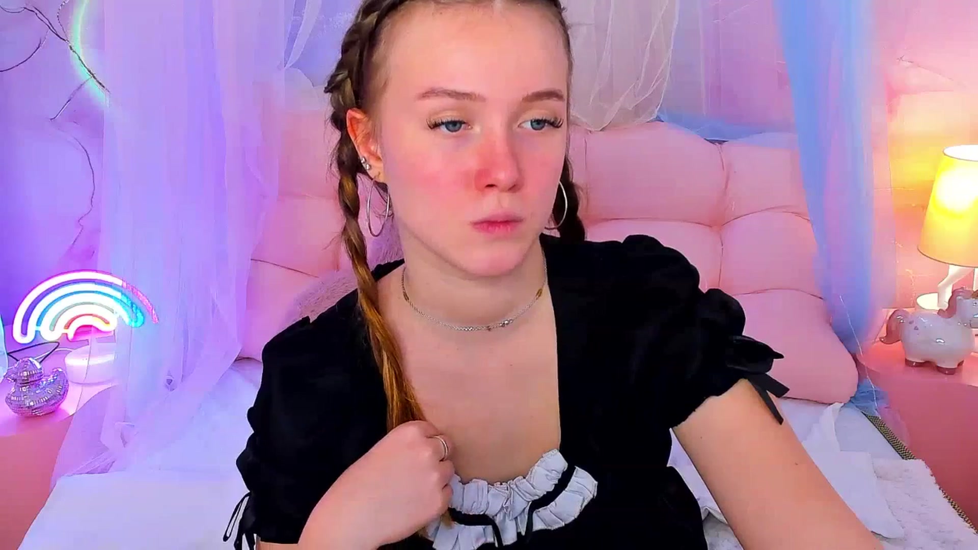 Gallery image thumbnail from Beatrizz's myfreecams stream on, 03/22/2026, 12:08 image 11 of 20