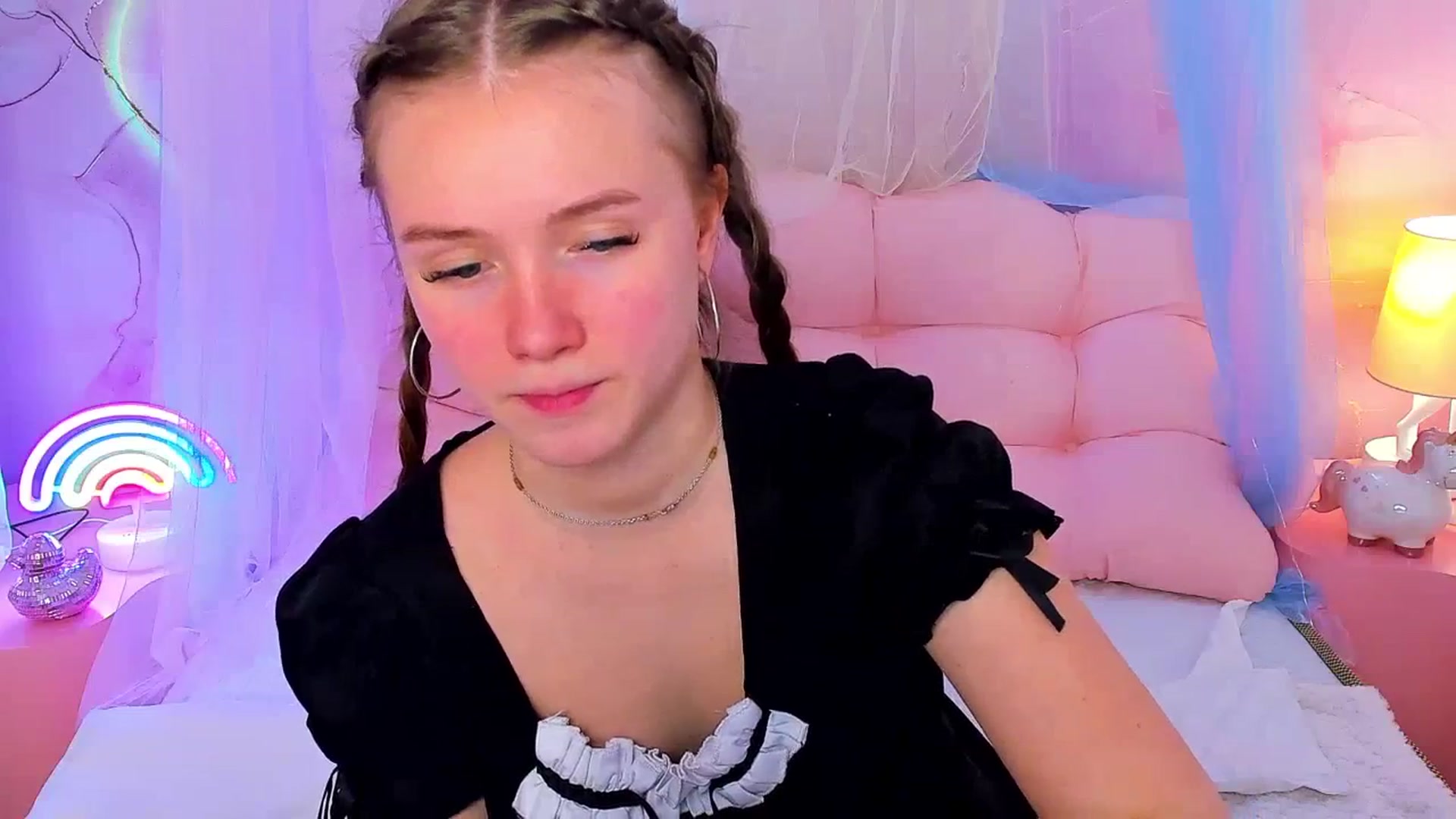 Gallery image thumbnail from Beatrizz's myfreecams stream on, 03/22/2026, 12:08 image 2 of 20