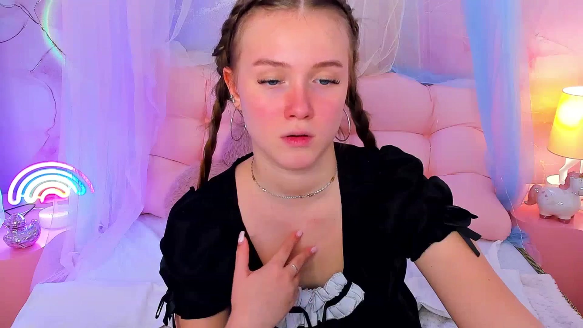 Gallery image thumbnail from Beatrizz's myfreecams stream on, 03/22/2026, 12:08 image 14 of 20