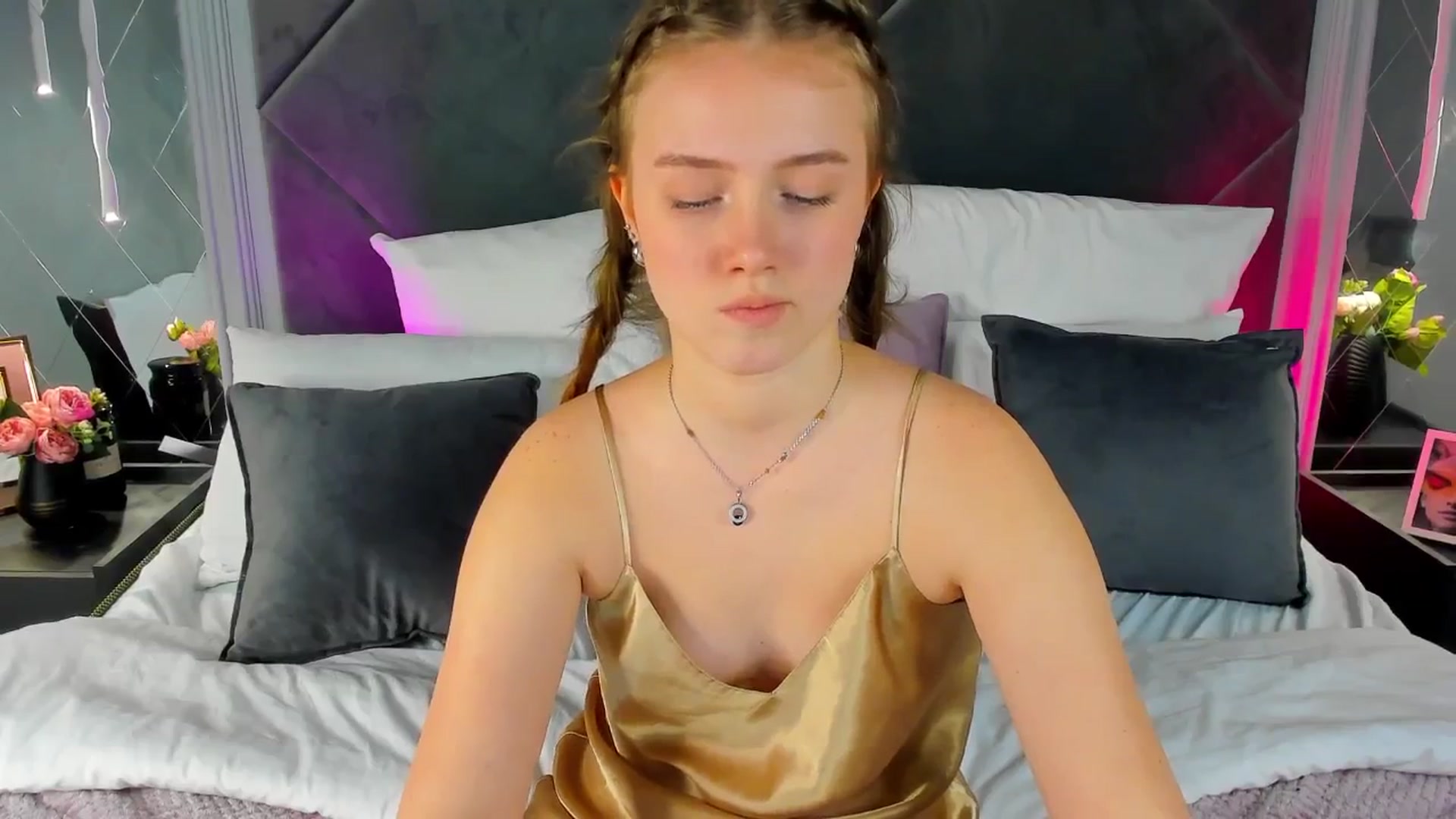 Gallery image thumbnail from Beatrizz's myfreecams stream on, 03/25/2026, 16:12 image 9 of 20