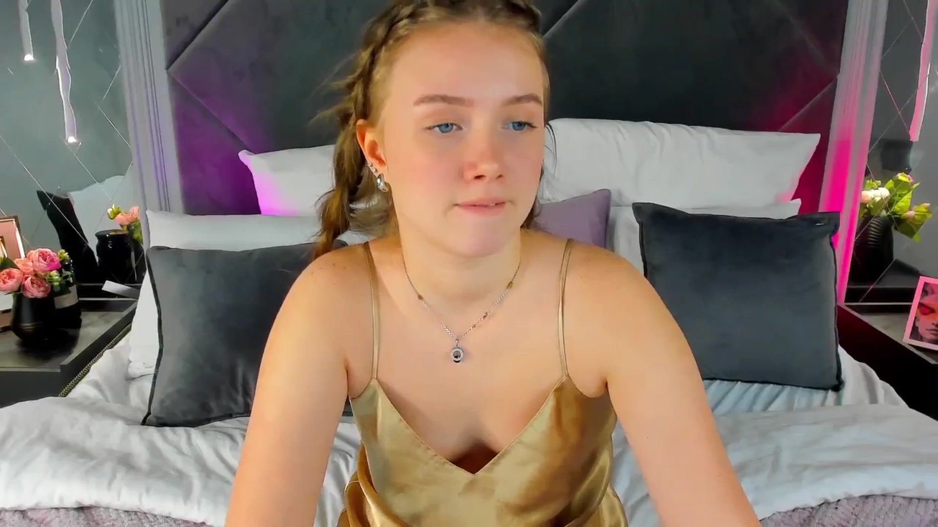 Gallery image thumbnail from Beatrizz's myfreecams stream on, 03/25/2026, 16:12 image 15 of 20