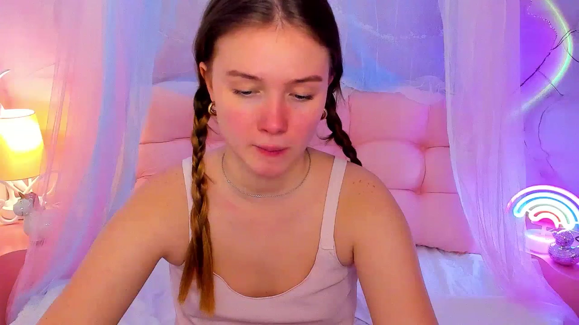 Gallery image thumbnail from Beatrizz's myfreecams stream on, 03/29/2026, 10:20 image 15 of 20