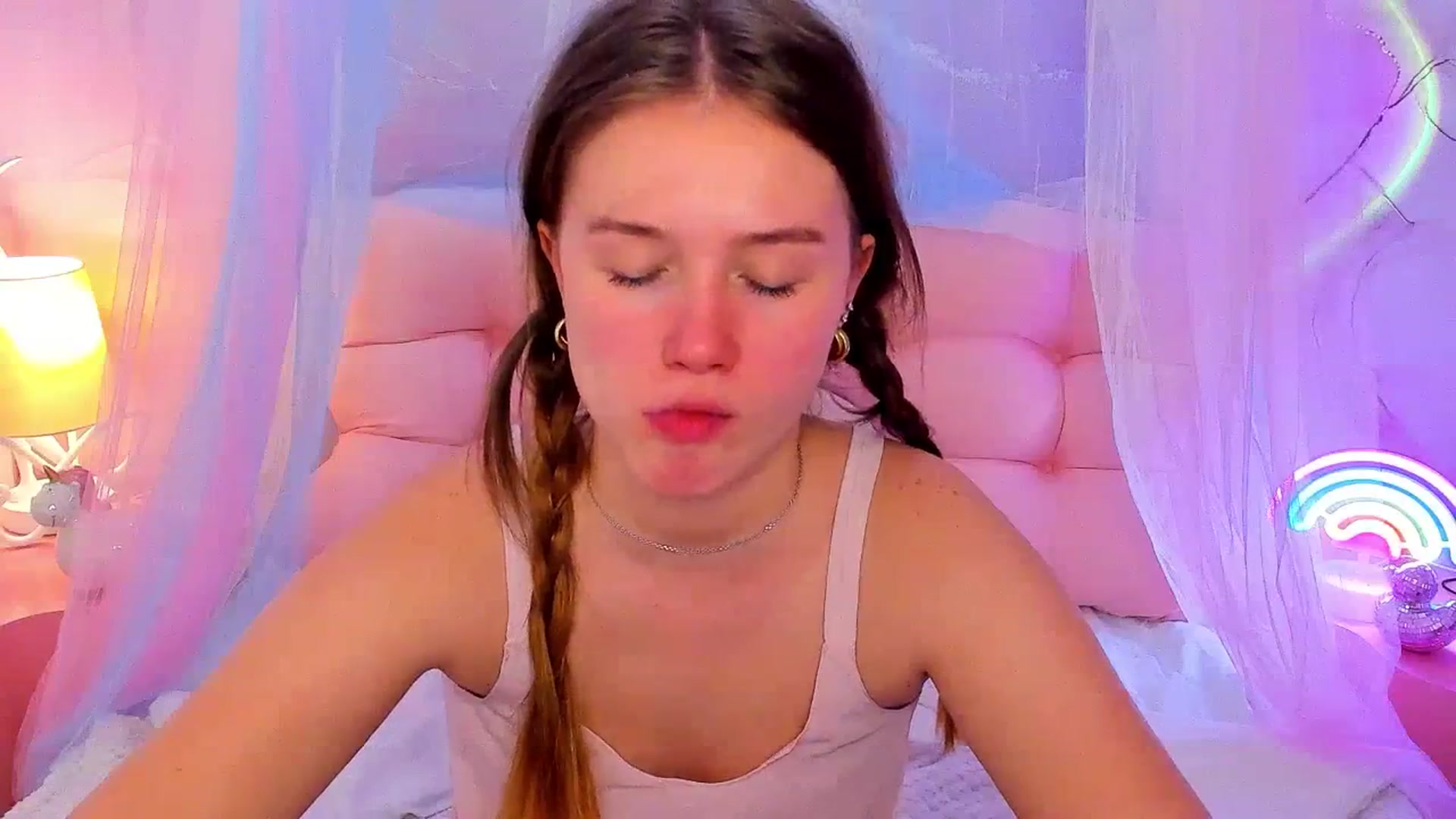 Gallery image thumbnail from Beatrizz's myfreecams stream on, 03/29/2026, 11:56 image 12 of 20