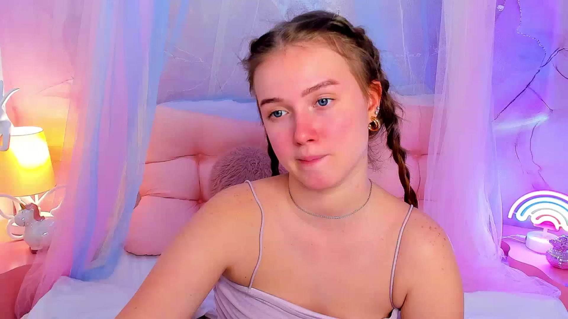 Gallery image thumbnail from Beatrizz's myfreecams stream on, 03/30/2026, 16:30 image 6 of 20