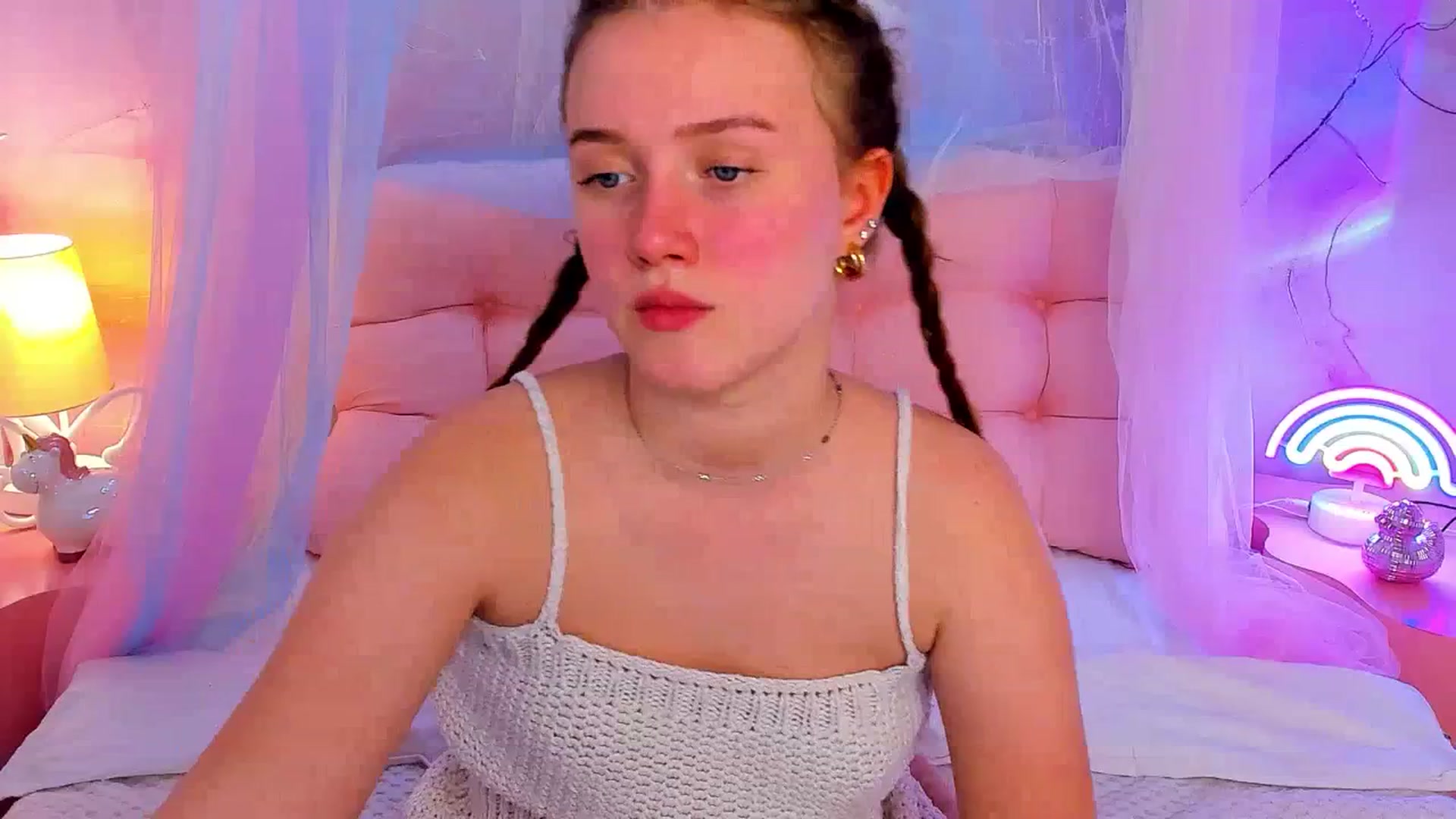 Gallery image thumbnail from Beatrizz's myfreecams stream on, 03/31/2026, 14:32 image 12 of 20