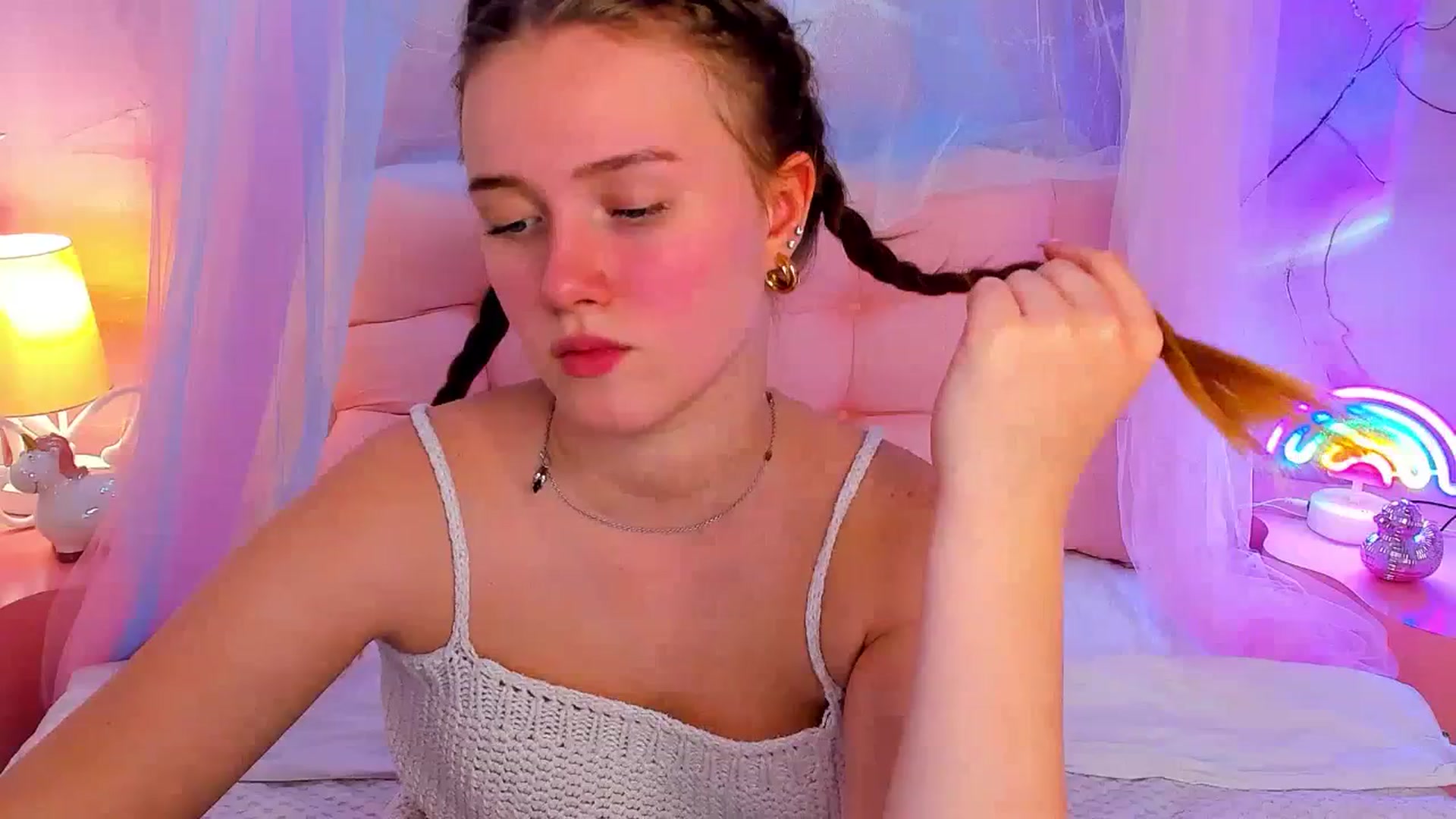 Gallery image thumbnail from Beatrizz's myfreecams stream on, 03/31/2026, 14:32 image 16 of 20