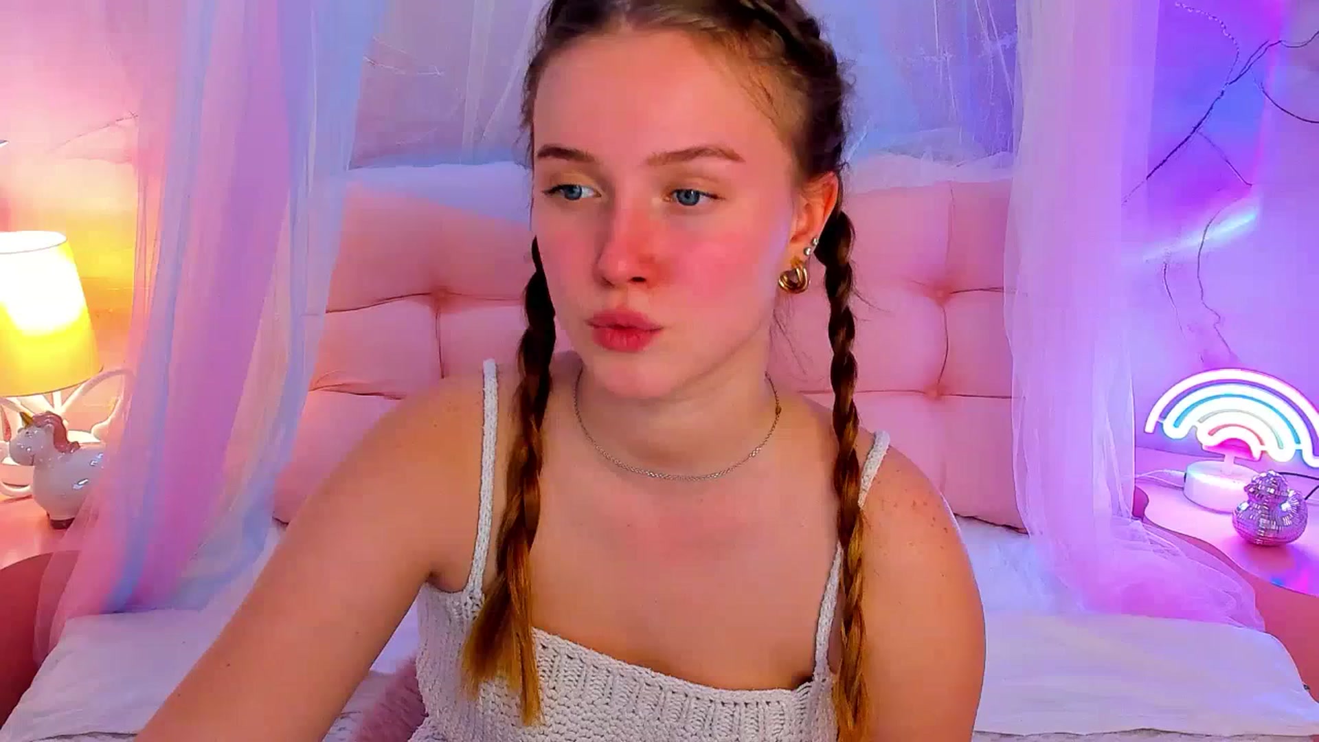 Gallery image thumbnail from Beatrizz's myfreecams stream on, 03/31/2026, 15:34 image 16 of 20