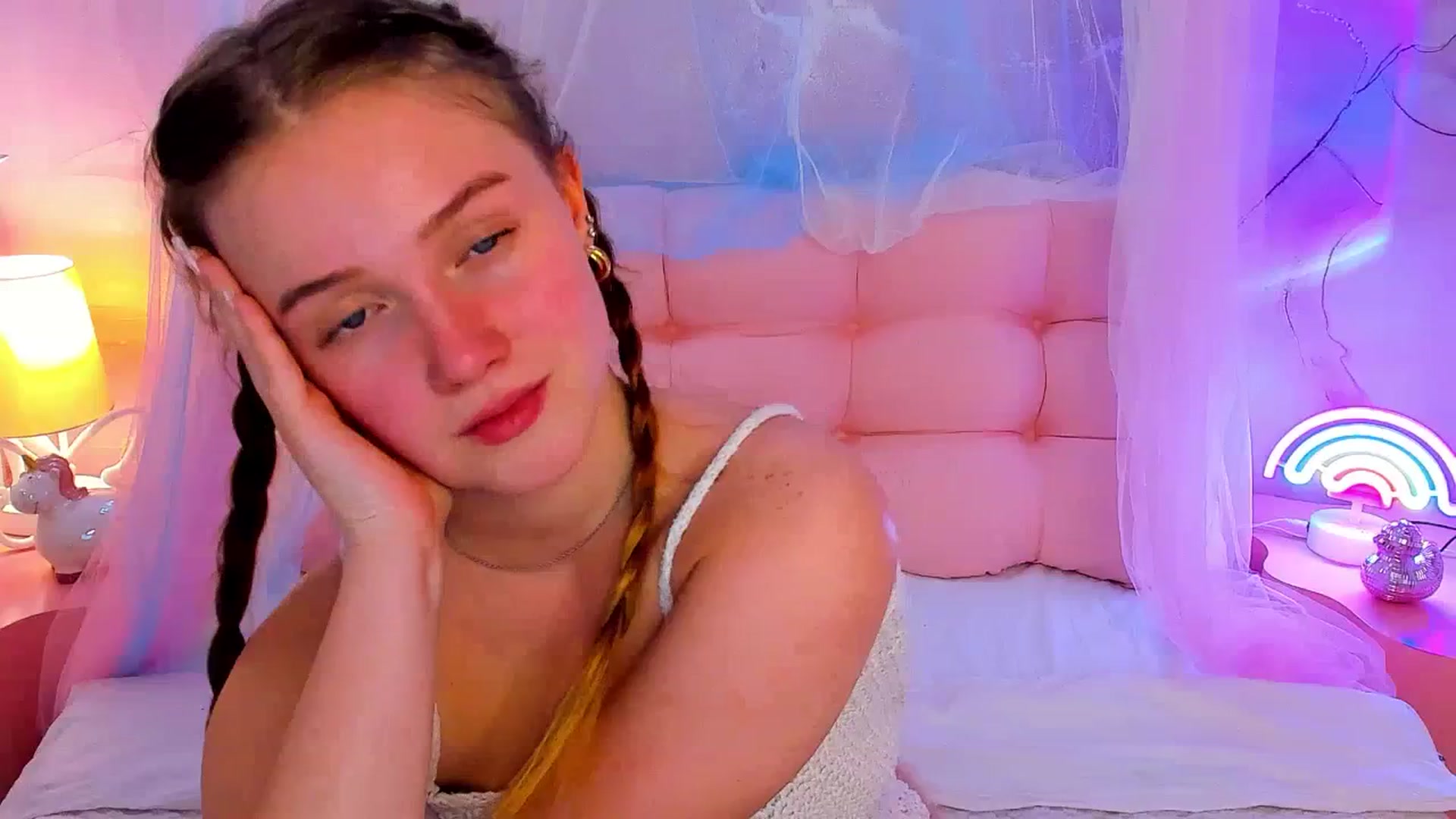 Gallery image thumbnail from Beatrizz's myfreecams stream on, 03/31/2026, 15:34 image 20 of 20