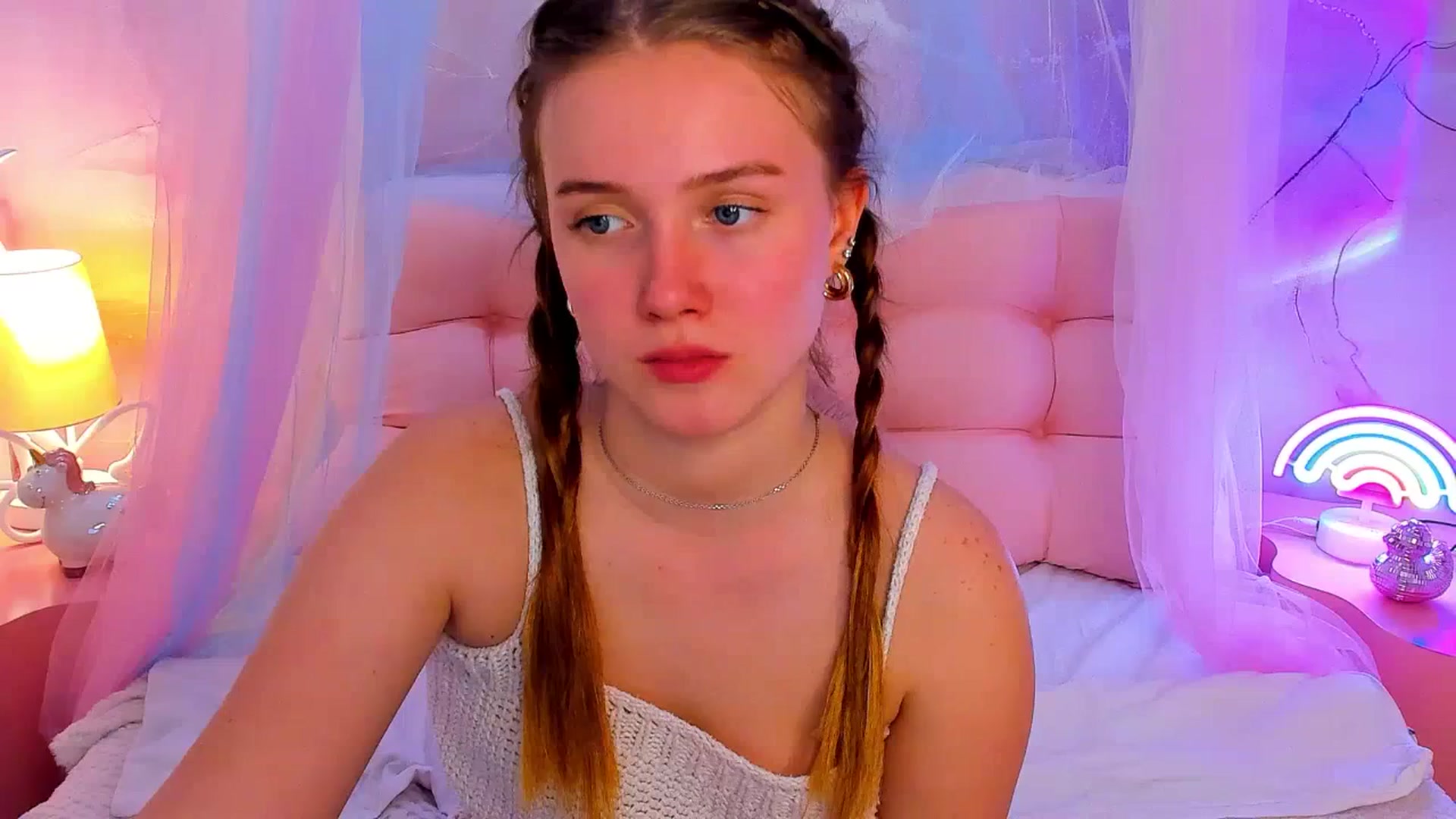 Gallery image thumbnail from Beatrizz's myfreecams stream on, 03/31/2026, 16:10 image 10 of 20