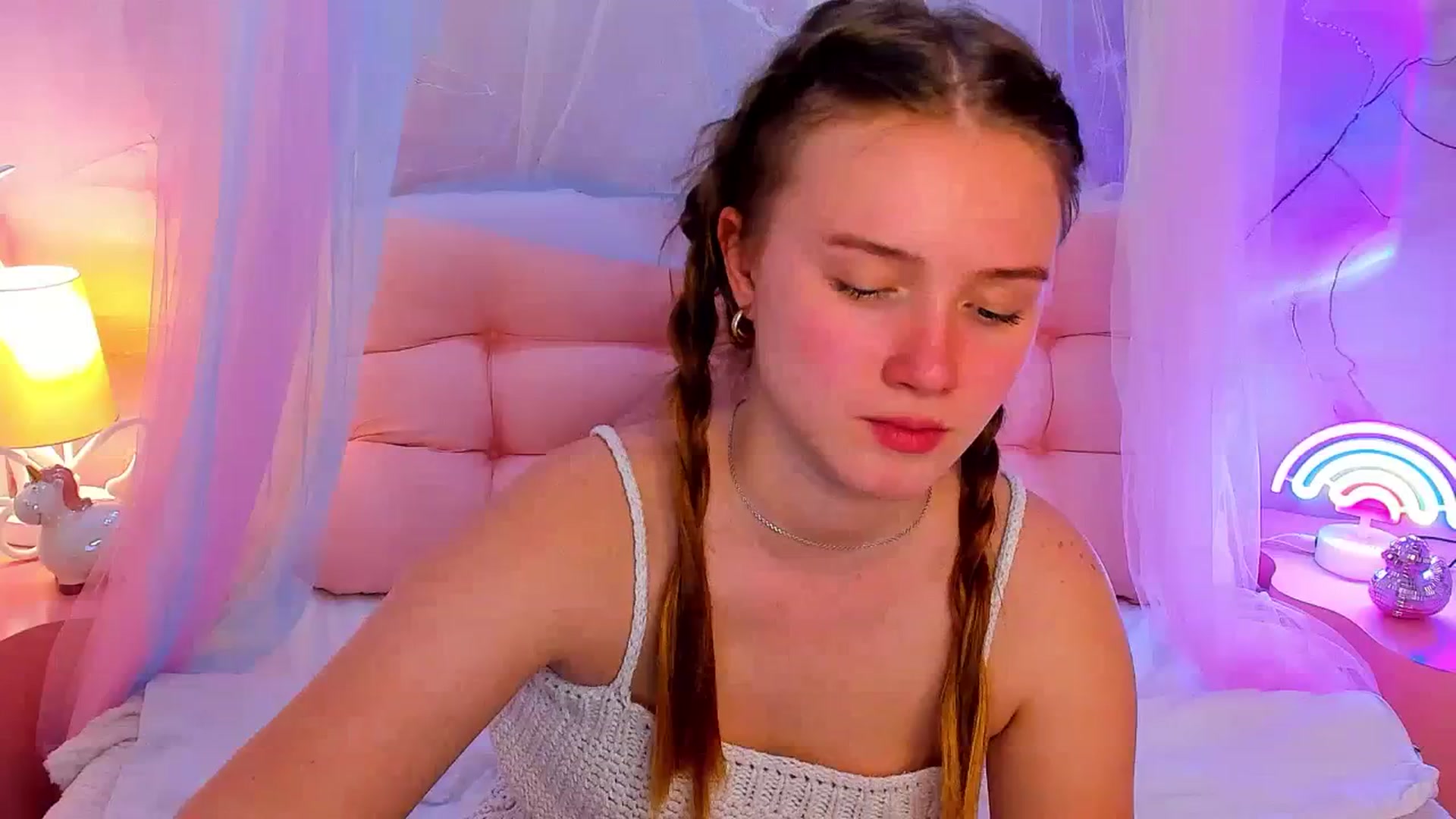 Gallery image thumbnail from Beatrizz's myfreecams stream on, 03/31/2026, 16:10 image 2 of 20