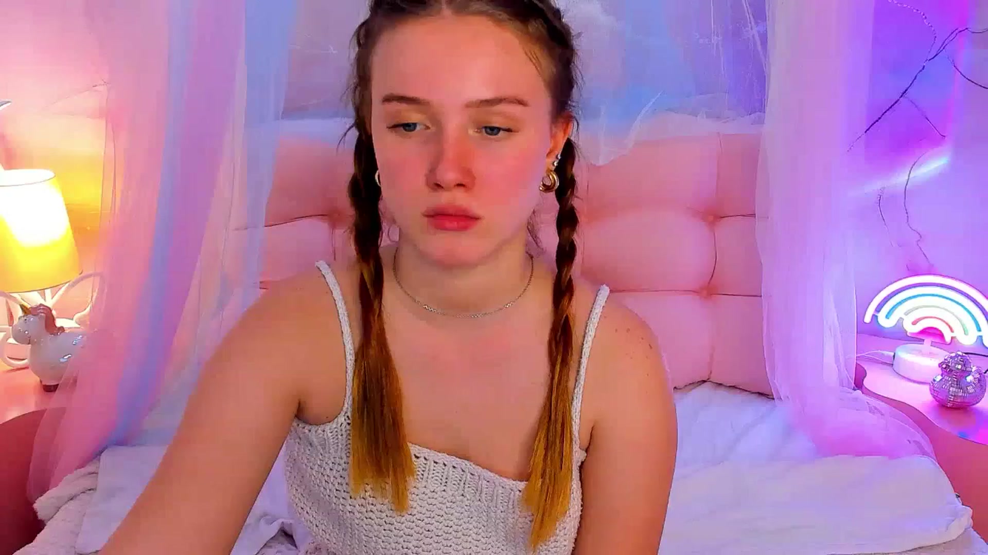 Gallery image thumbnail from Beatrizz's myfreecams stream on, 03/31/2026, 16:10 image 8 of 20