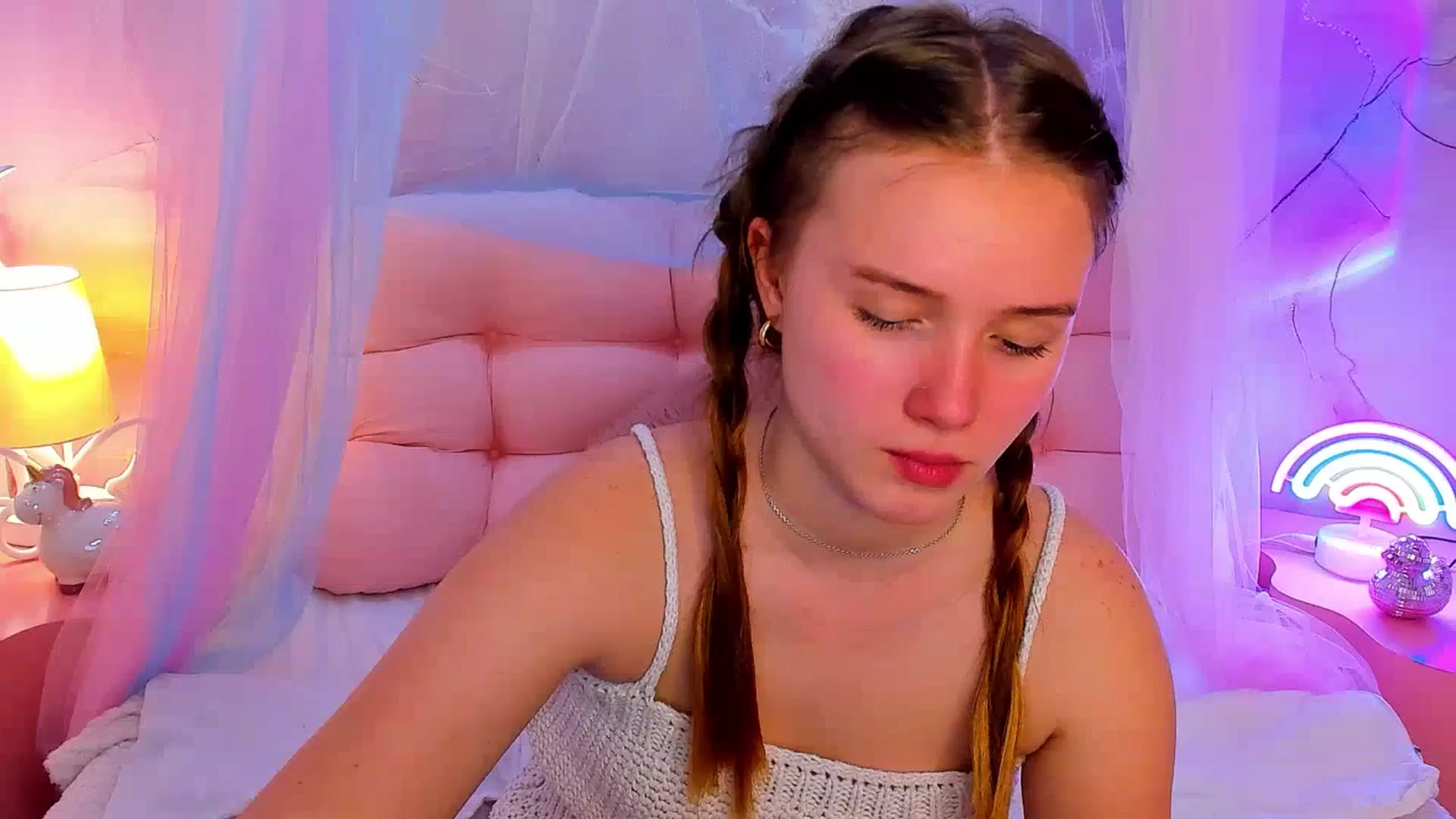 Gallery image thumbnail from Beatrizz's myfreecams stream on, 03/31/2026, 16:10 image 4 of 20