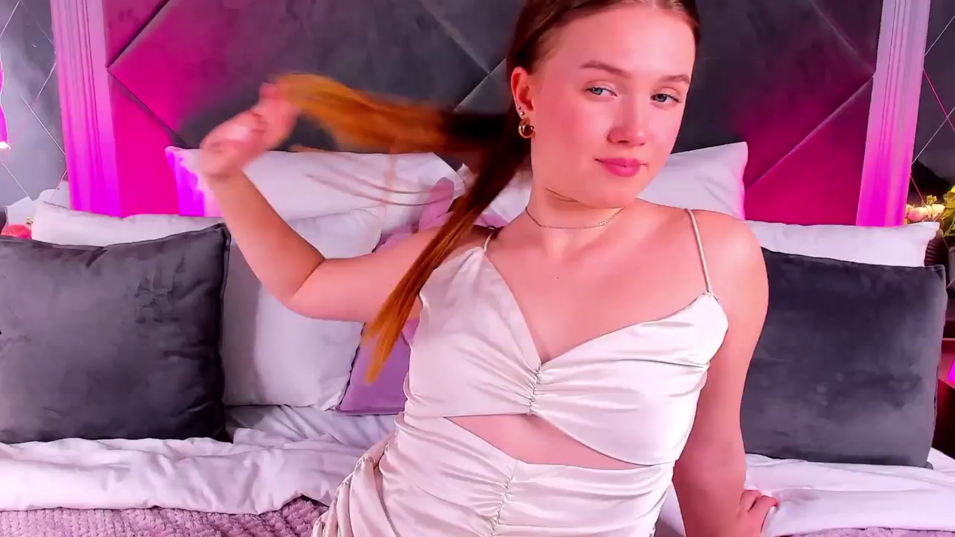 Gallery image thumbnail from Beatrizz's myfreecams stream on, 04/01/2026, 14:24 image 19 of 20