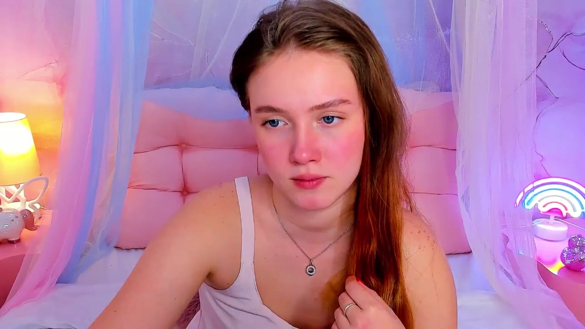 Gallery image thumbnail from Beatrizz's myfreecams stream on, 04/06/2026, 14:05 image 16 of 20