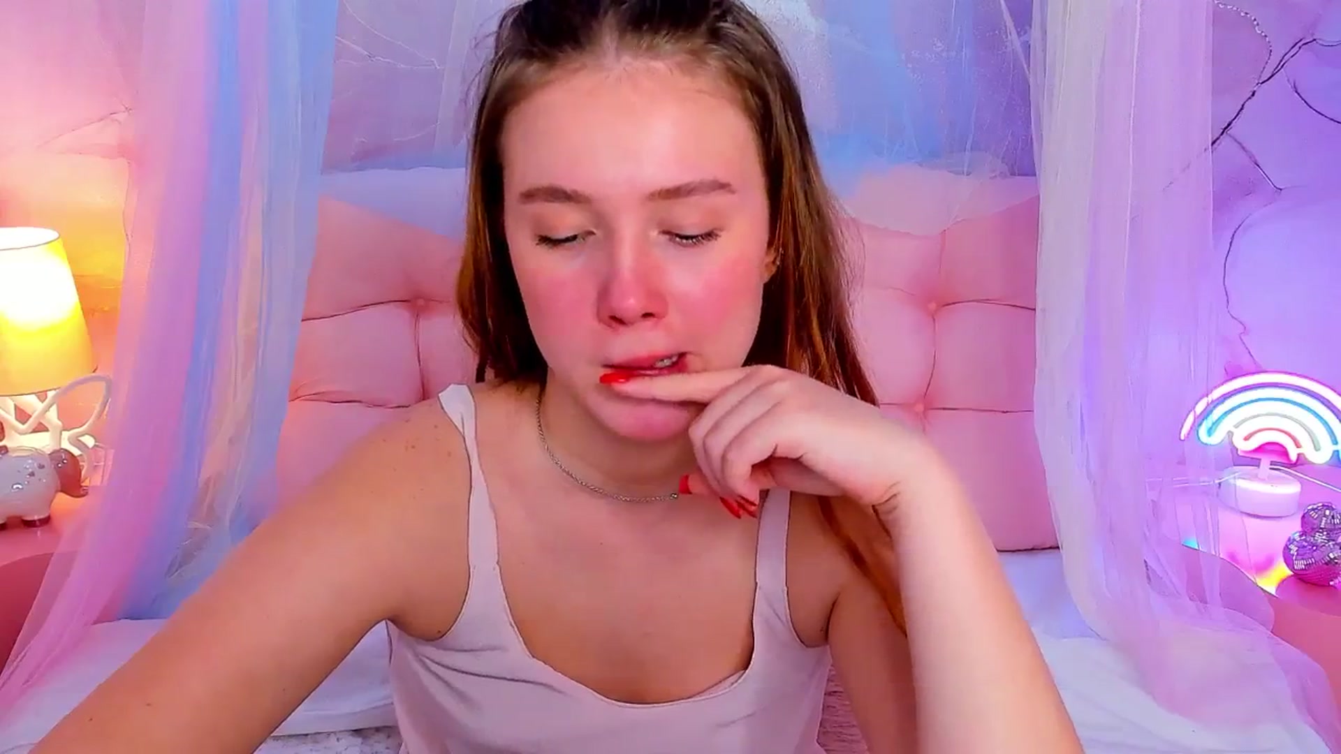 Gallery image thumbnail from Beatrizz's myfreecams stream on, 04/06/2026, 16:01 image 11 of 20