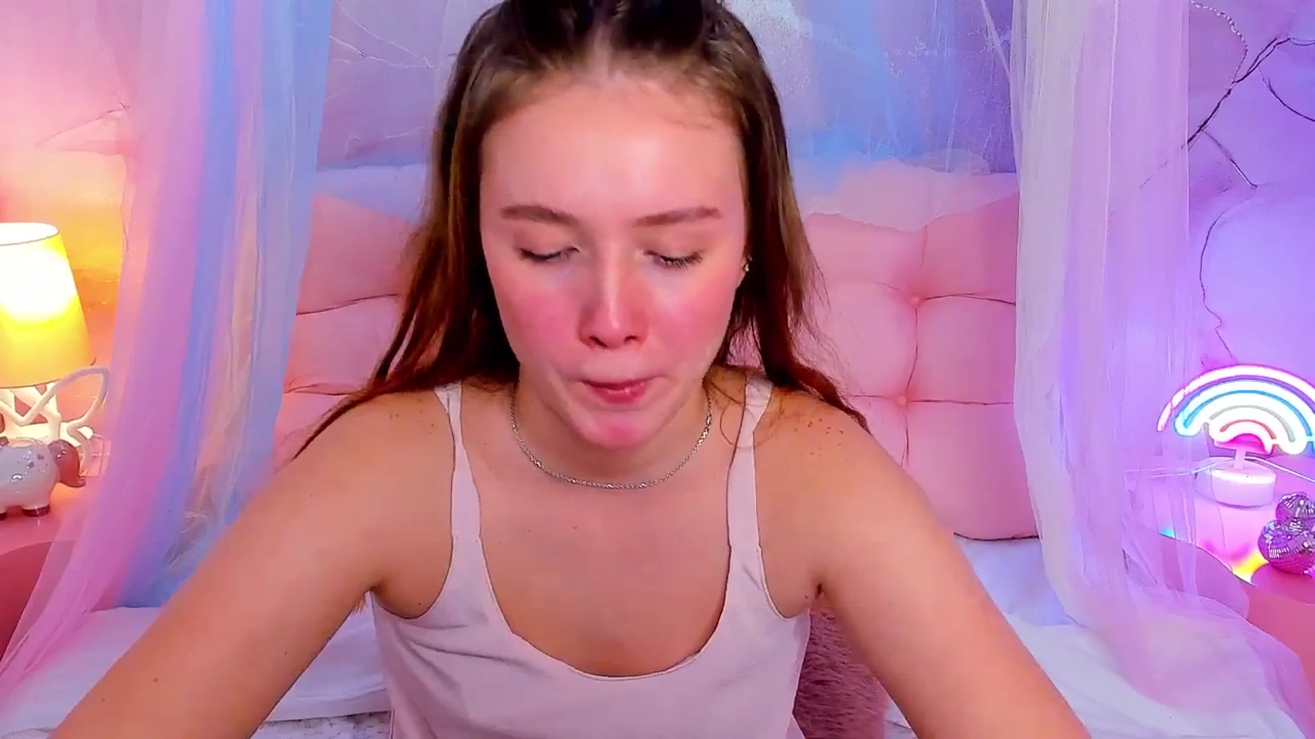Gallery image thumbnail from Beatrizz's myfreecams stream on, 04/06/2026, 16:01 image 15 of 20