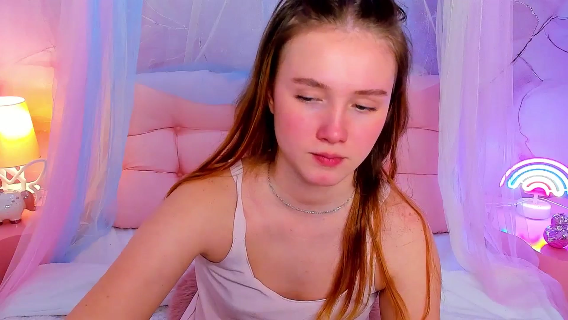Gallery image thumbnail from Beatrizz's myfreecams stream on, 04/06/2026, 16:01 image 3 of 20