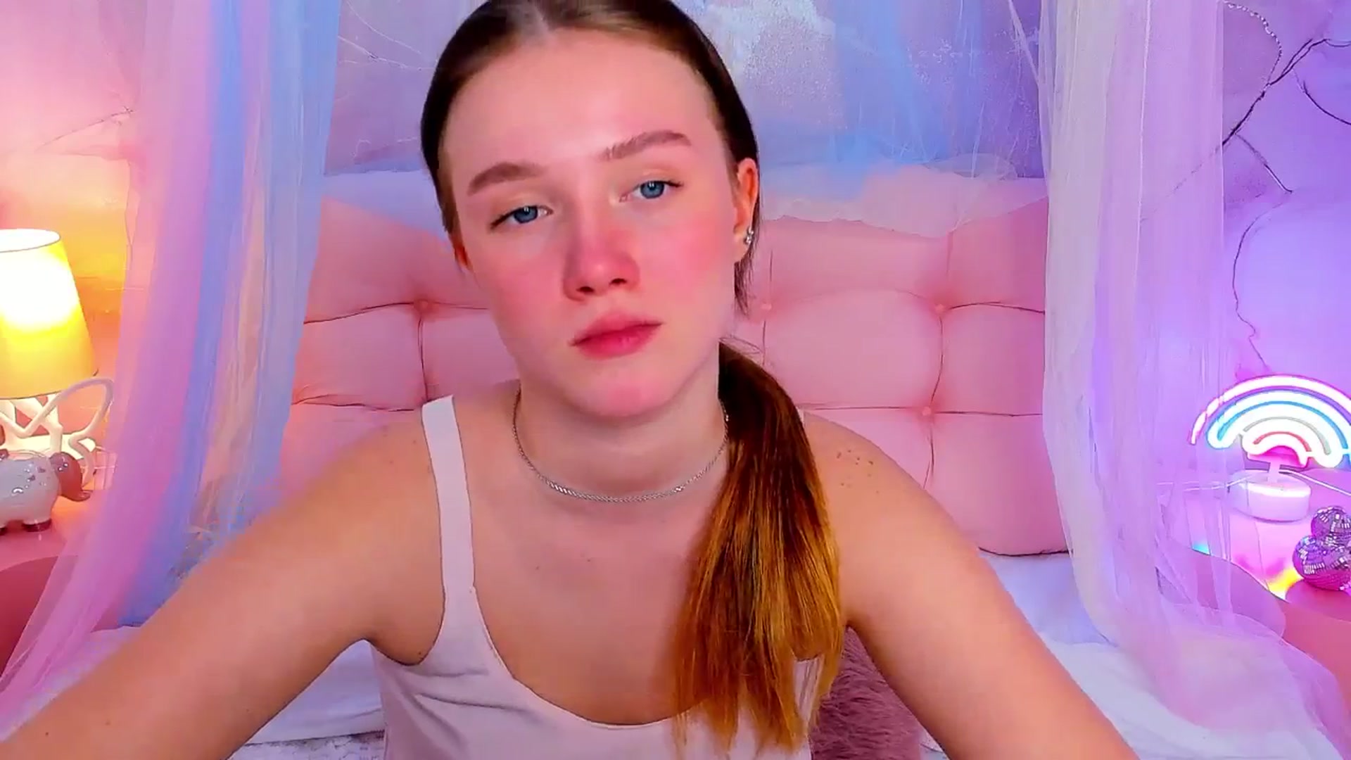 Gallery image thumbnail from Beatrizz's myfreecams stream on, 04/06/2026, 16:01 image 19 of 20
