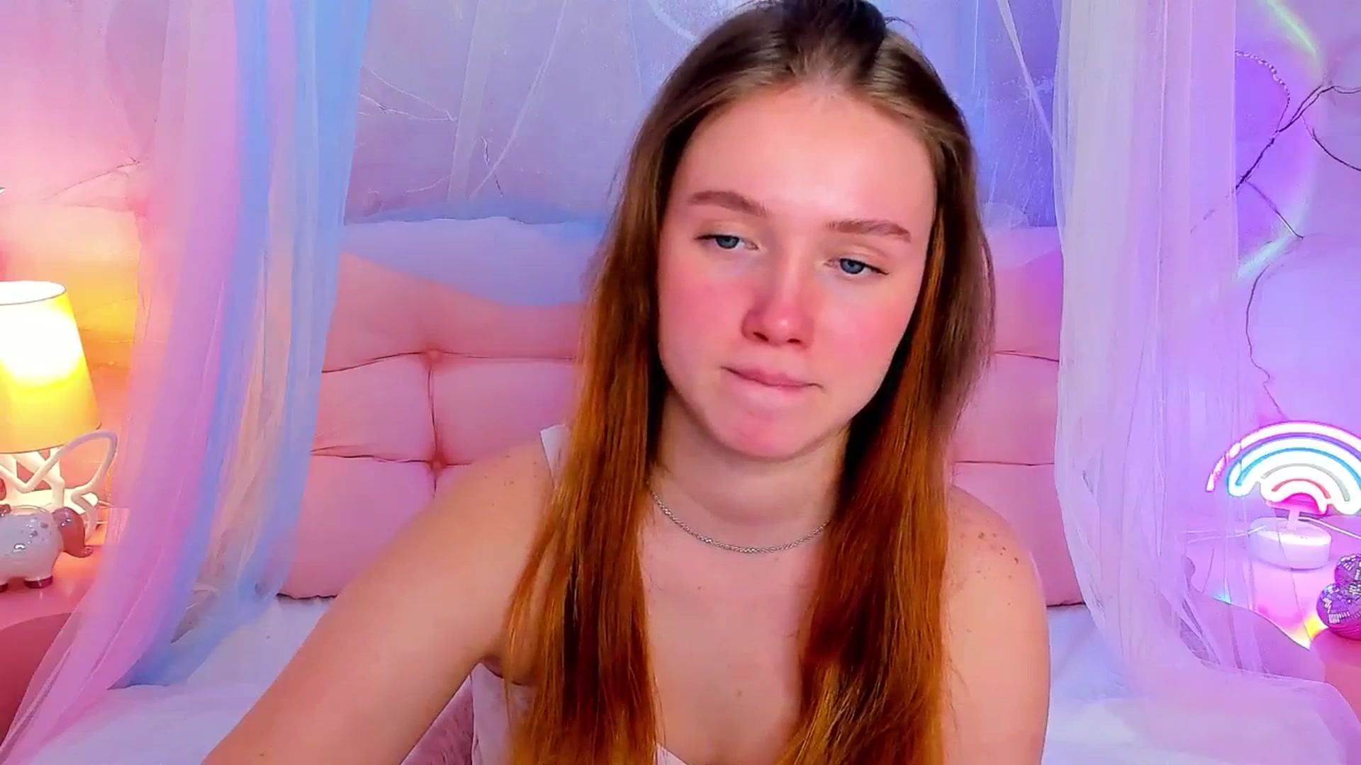 Gallery image thumbnail from Beatrizz's myfreecams stream on, 04/06/2026, 17:18 image 16 of 20