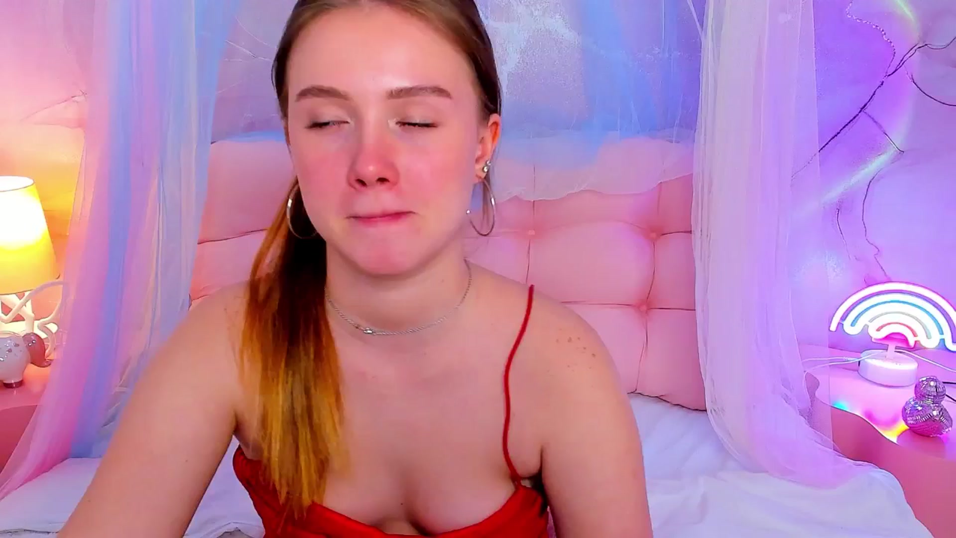 Gallery image thumbnail from Beatrizz's myfreecams stream on, 04/07/2026, 14:34 image 8 of 20