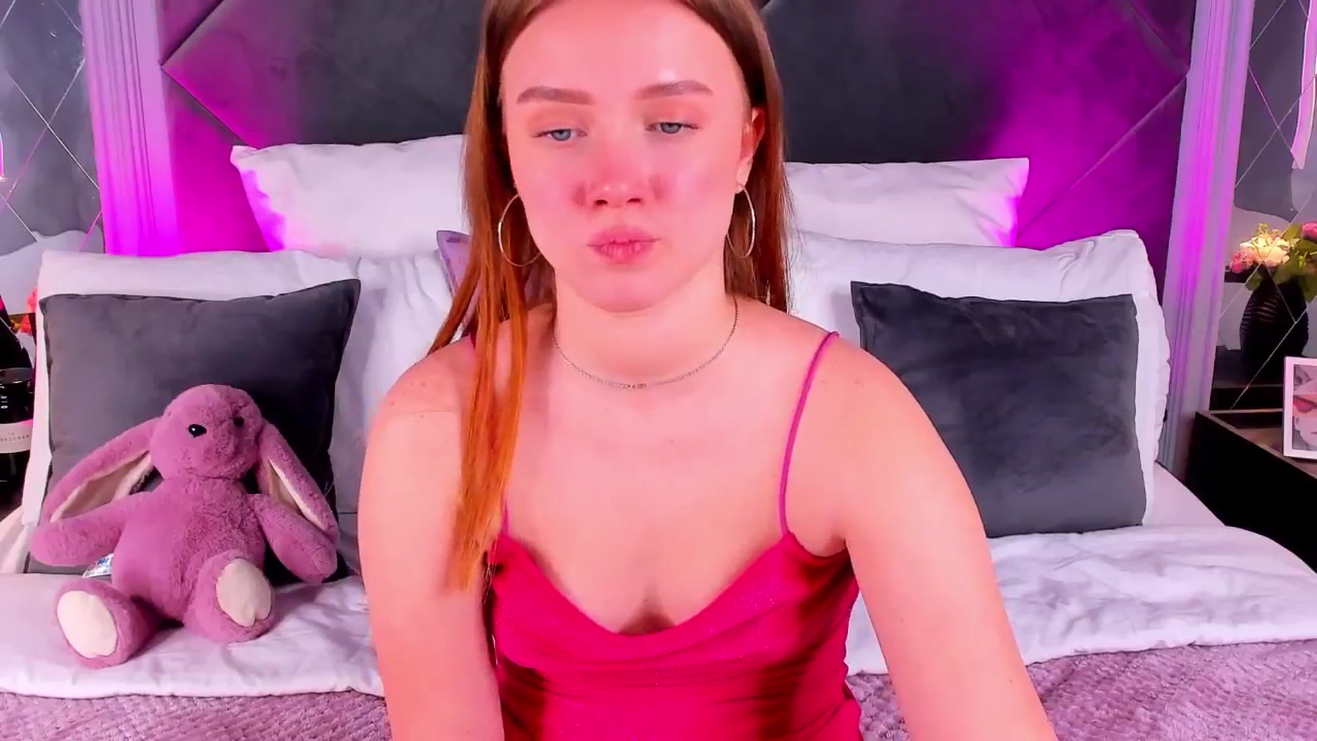 Gallery image thumbnail from Beatrizz's myfreecams stream on, 04/08/2026, 13:35 image 4 of 20