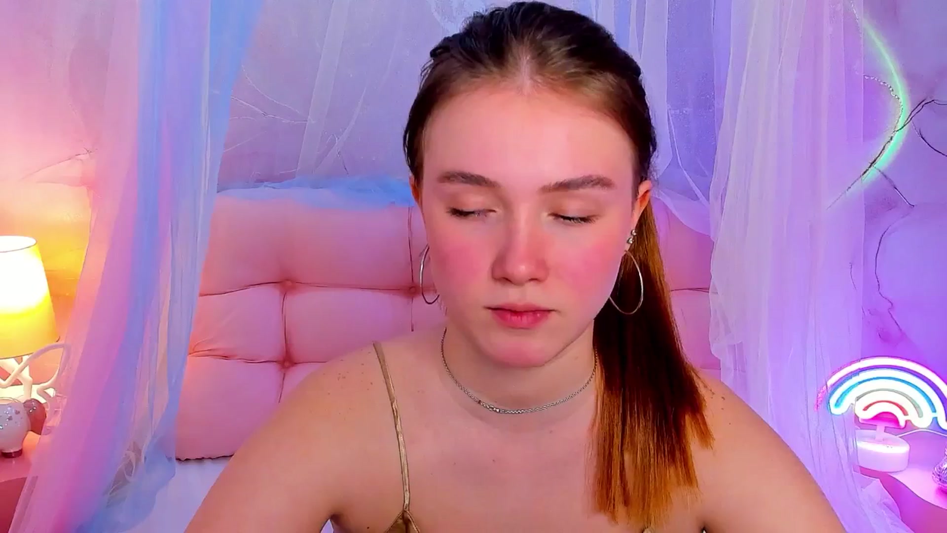 Gallery image thumbnail from Beatrizz's myfreecams stream on, 04/12/2026, 08:54 image 16 of 20
