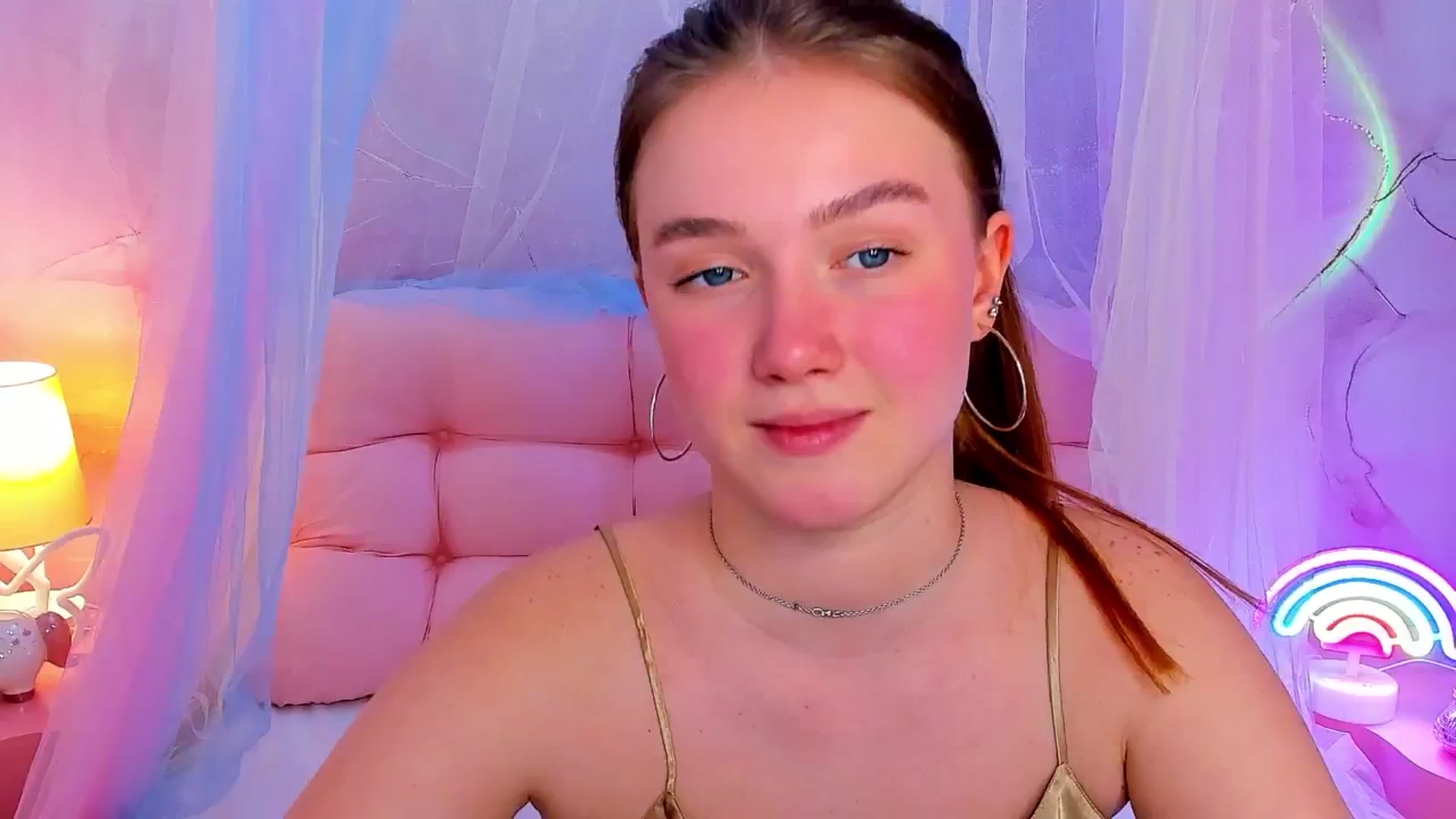Gallery image thumbnail from Beatrizz's myfreecams stream on, 04/12/2026, 08:54 image 10 of 20