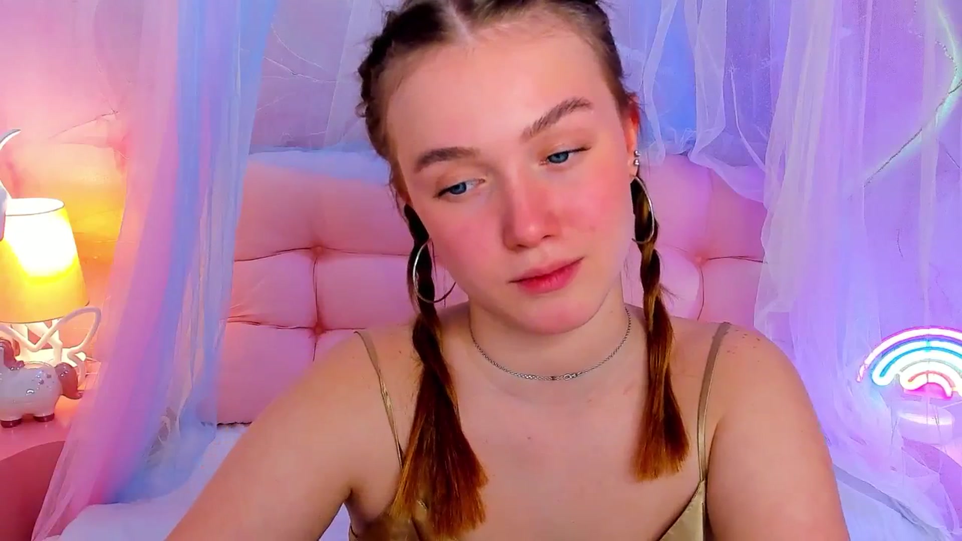 Gallery image thumbnail from Beatrizz's myfreecams stream on, 04/12/2026, 11:34 image 7 of 20