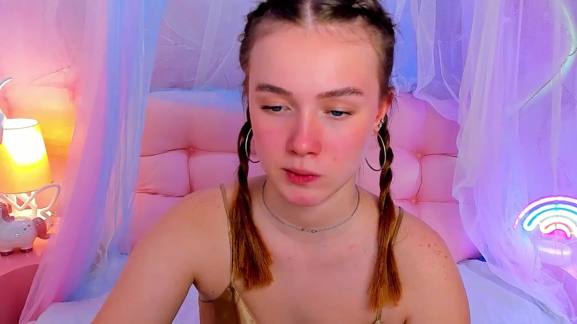 Gallery image thumbnail from Beatrizz's myfreecams stream on, 04/12/2026, 11:34 image 6 of 20