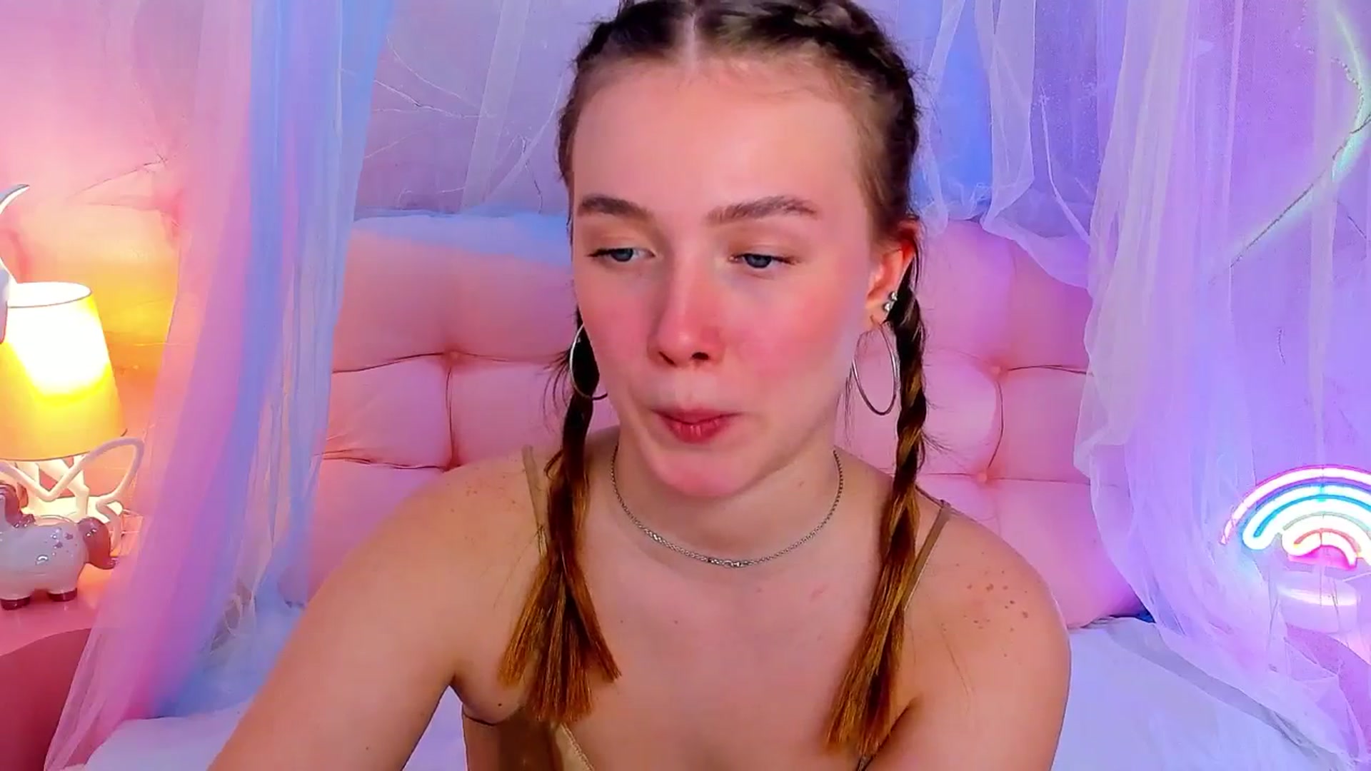 Gallery image thumbnail from Beatrizz's myfreecams stream on, 04/12/2026, 11:34 image 13 of 20