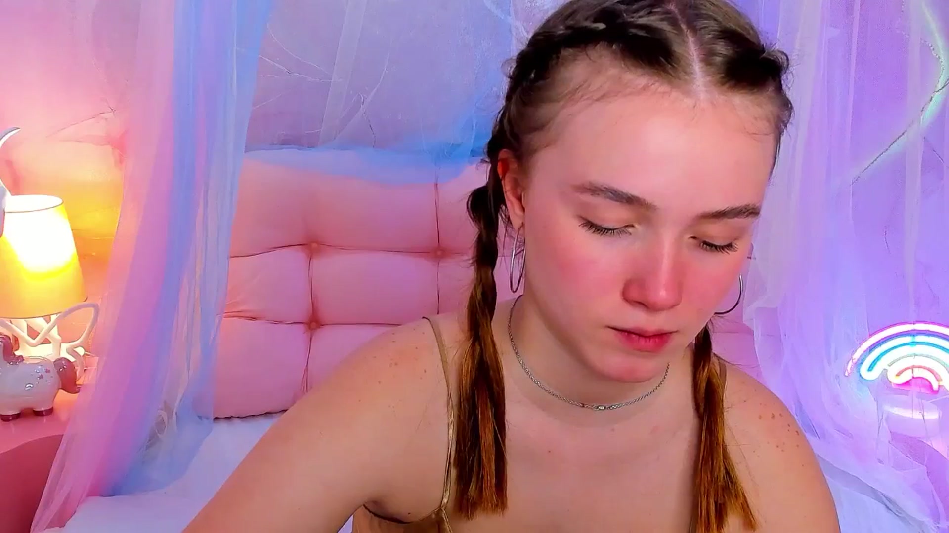 Gallery image thumbnail from Beatrizz's myfreecams stream on, 04/12/2026, 11:34 image 16 of 20