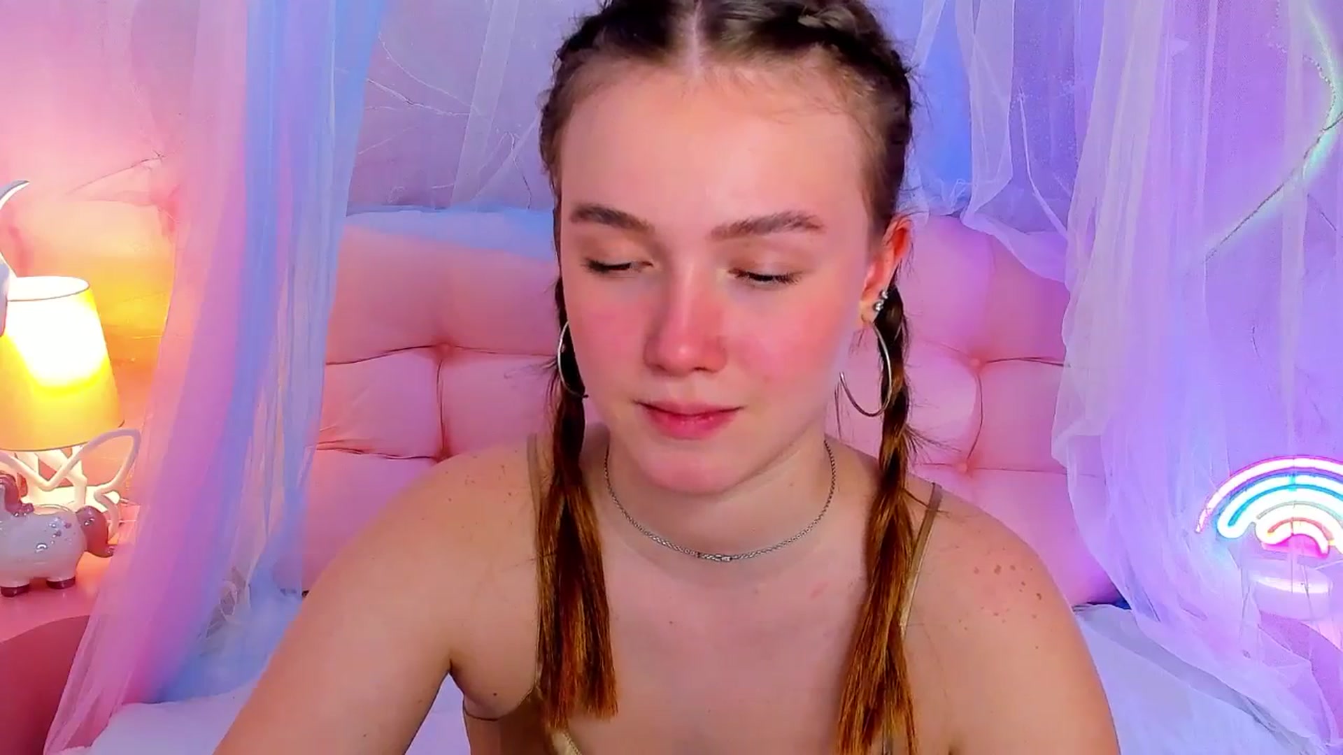 Gallery image thumbnail from Beatrizz's myfreecams stream on, 04/12/2026, 11:34 image 17 of 20