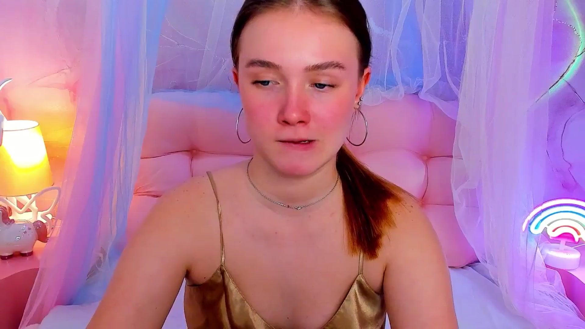 Gallery image thumbnail from Beatrizz's myfreecams stream on, 04/12/2026, 11:56 image 4 of 20