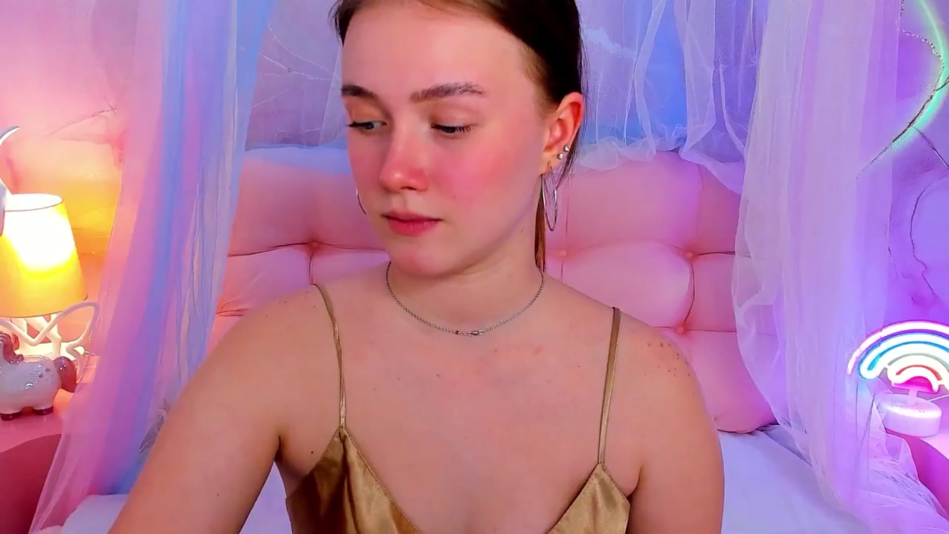 Gallery image thumbnail from Beatrizz's myfreecams stream on, 04/12/2026, 11:56 image 9 of 20